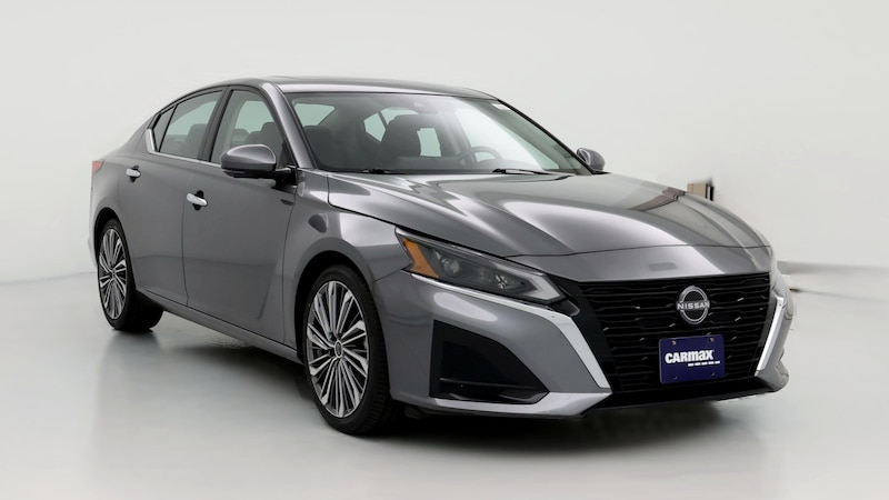 2023 Nissan Altima SL Hero Image