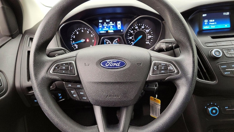 2015 Ford Focus SE 10