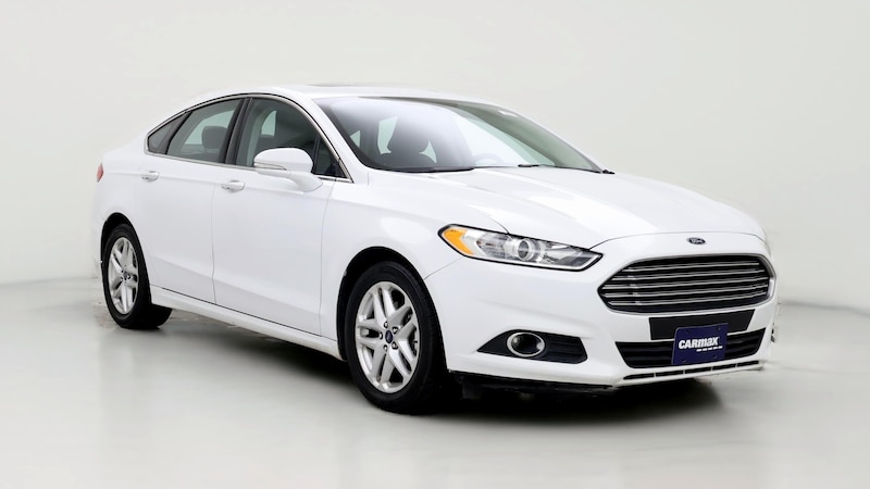 2016 Ford Fusion SE Hero Image