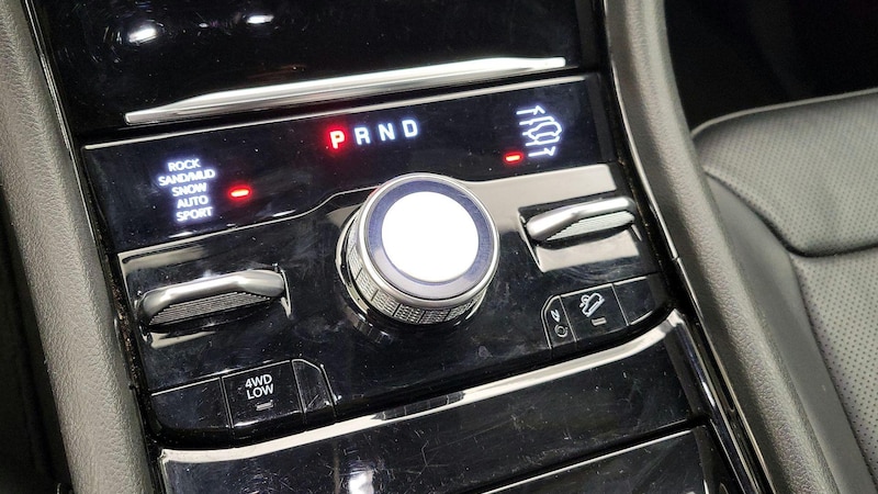 2023 Jeep Grand Cherokee L Overland 18