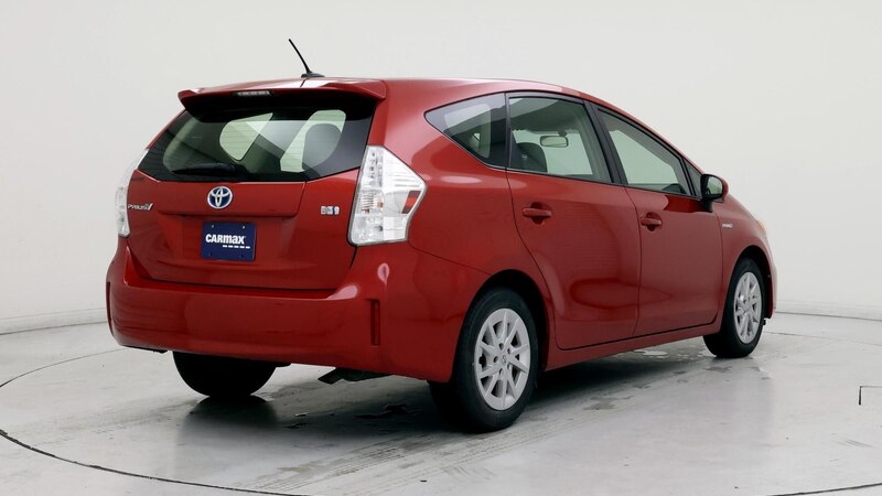 2014 Toyota Prius v Three 8