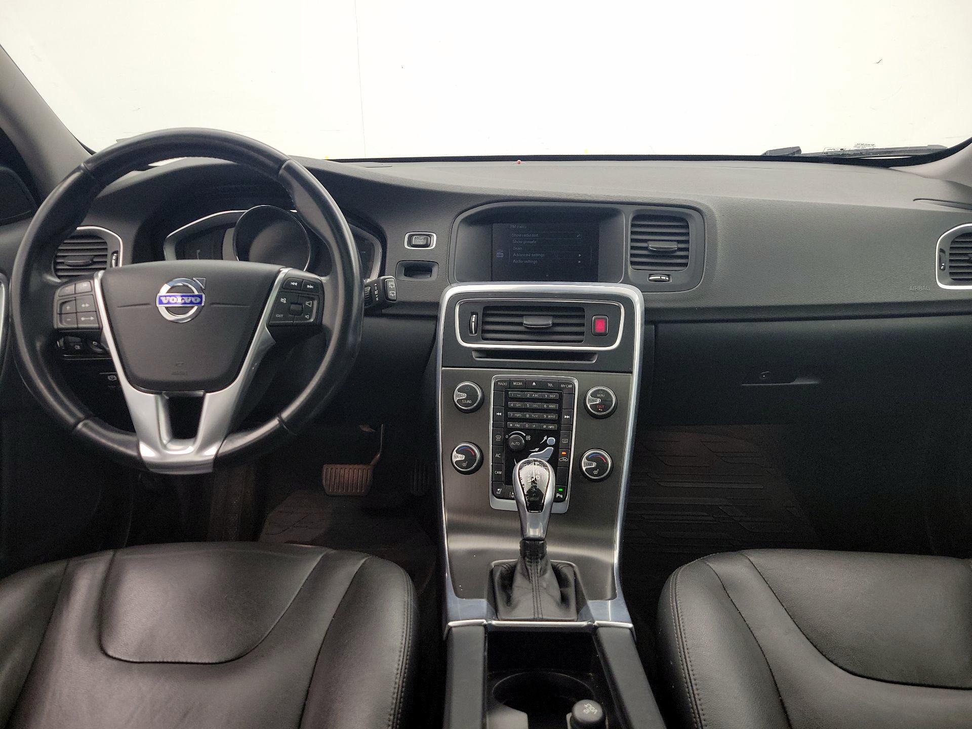 Thumbnail: 2015 Volvo V60 - 9