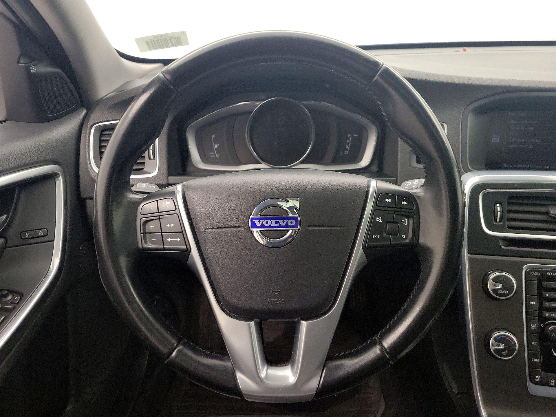 Thumbnail: 2015 Volvo V60 - 10