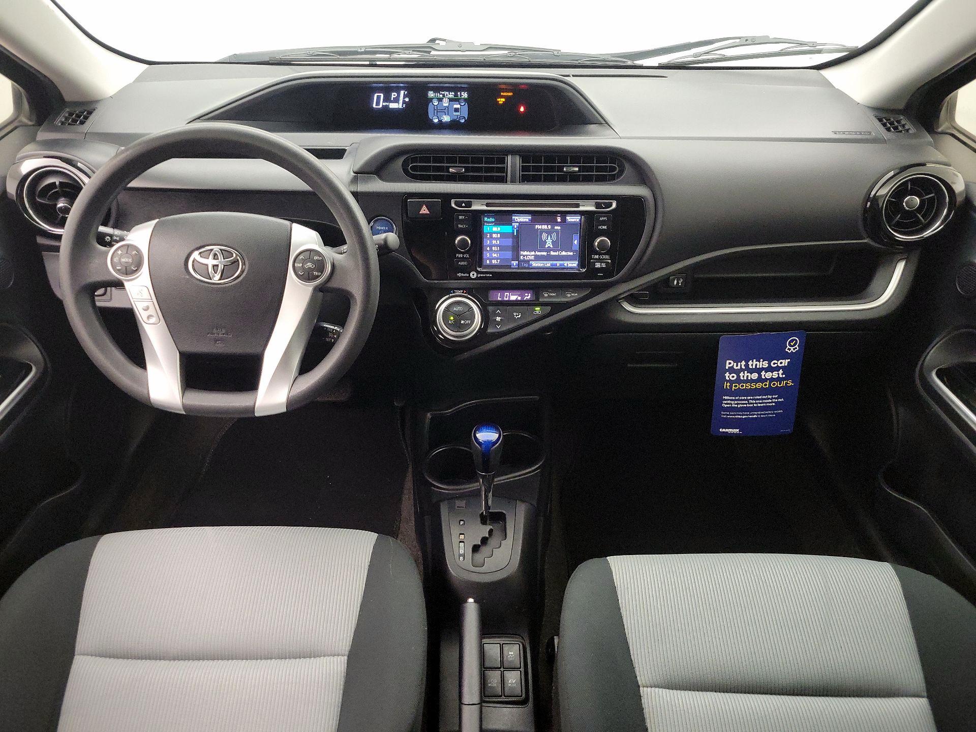 Thumbnail: 2015 Toyota Prius c - 9