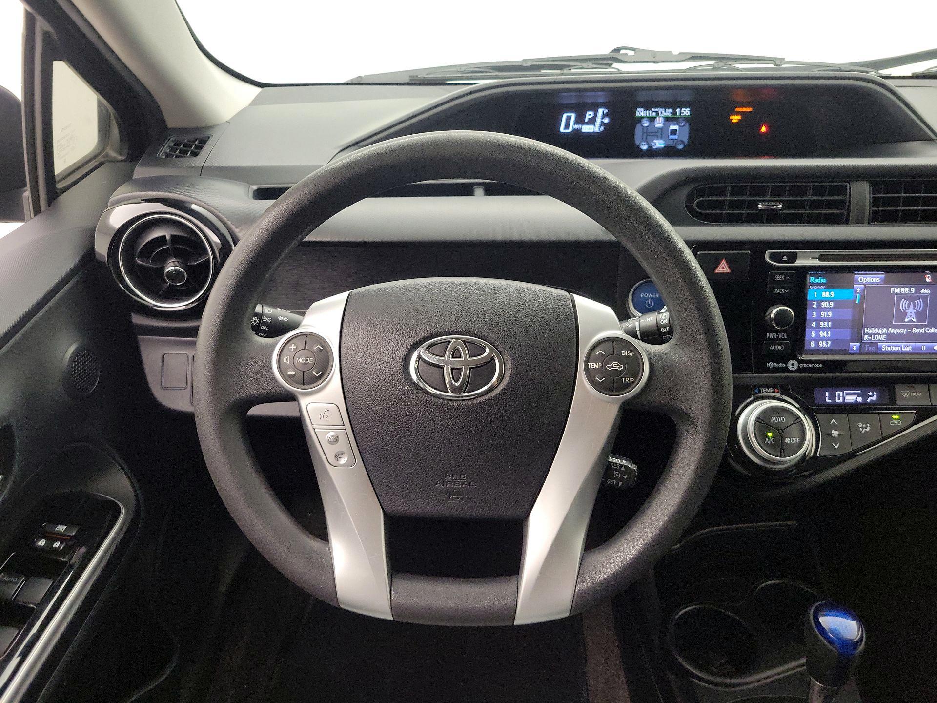 Thumbnail: 2015 Toyota Prius c - 10