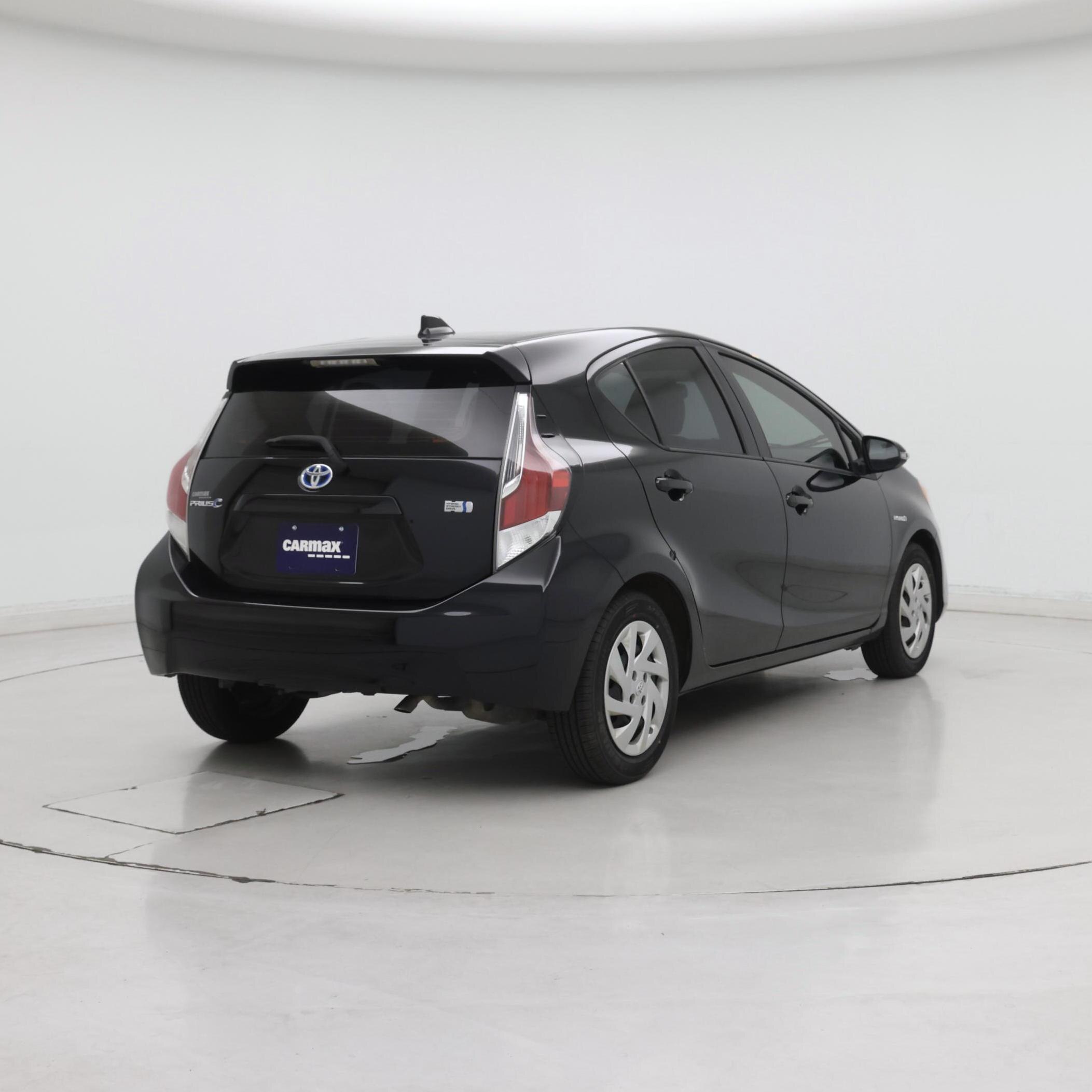 Thumbnail: 2015 Toyota Prius c - 8