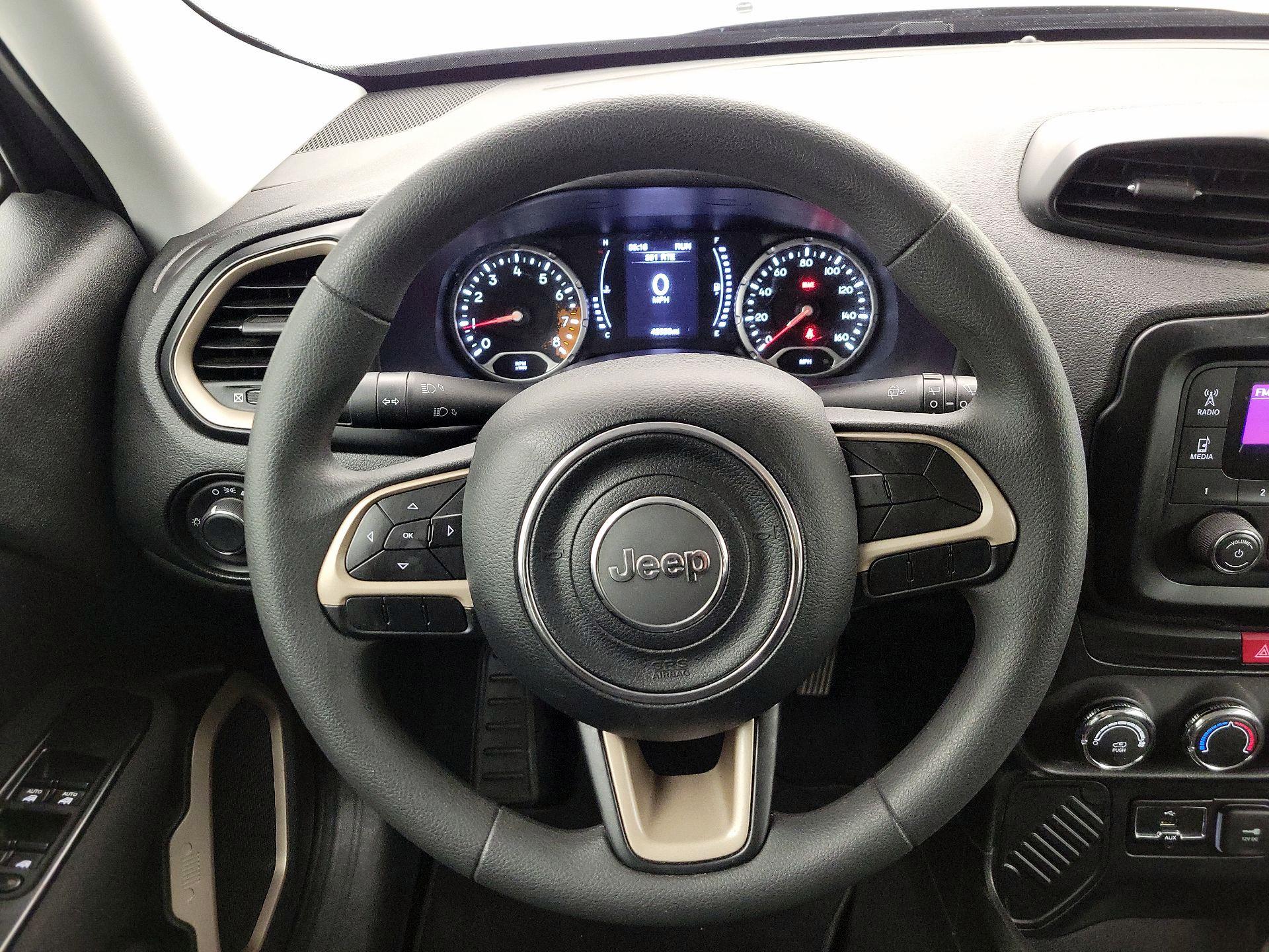 Thumbnail: 2017 Jeep Renegade - 10