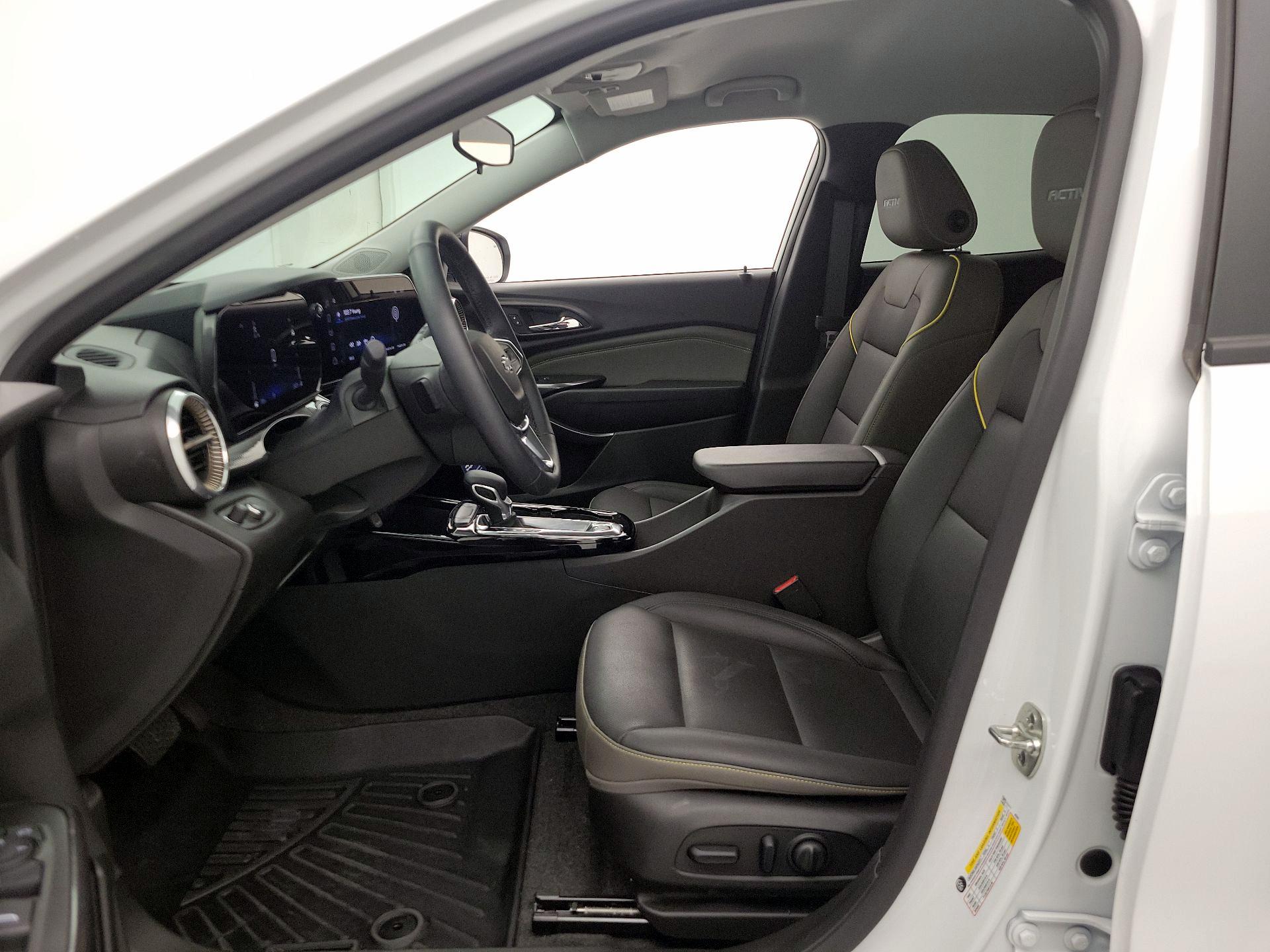 Thumbnail: 2024 Chevrolet Trax - 11