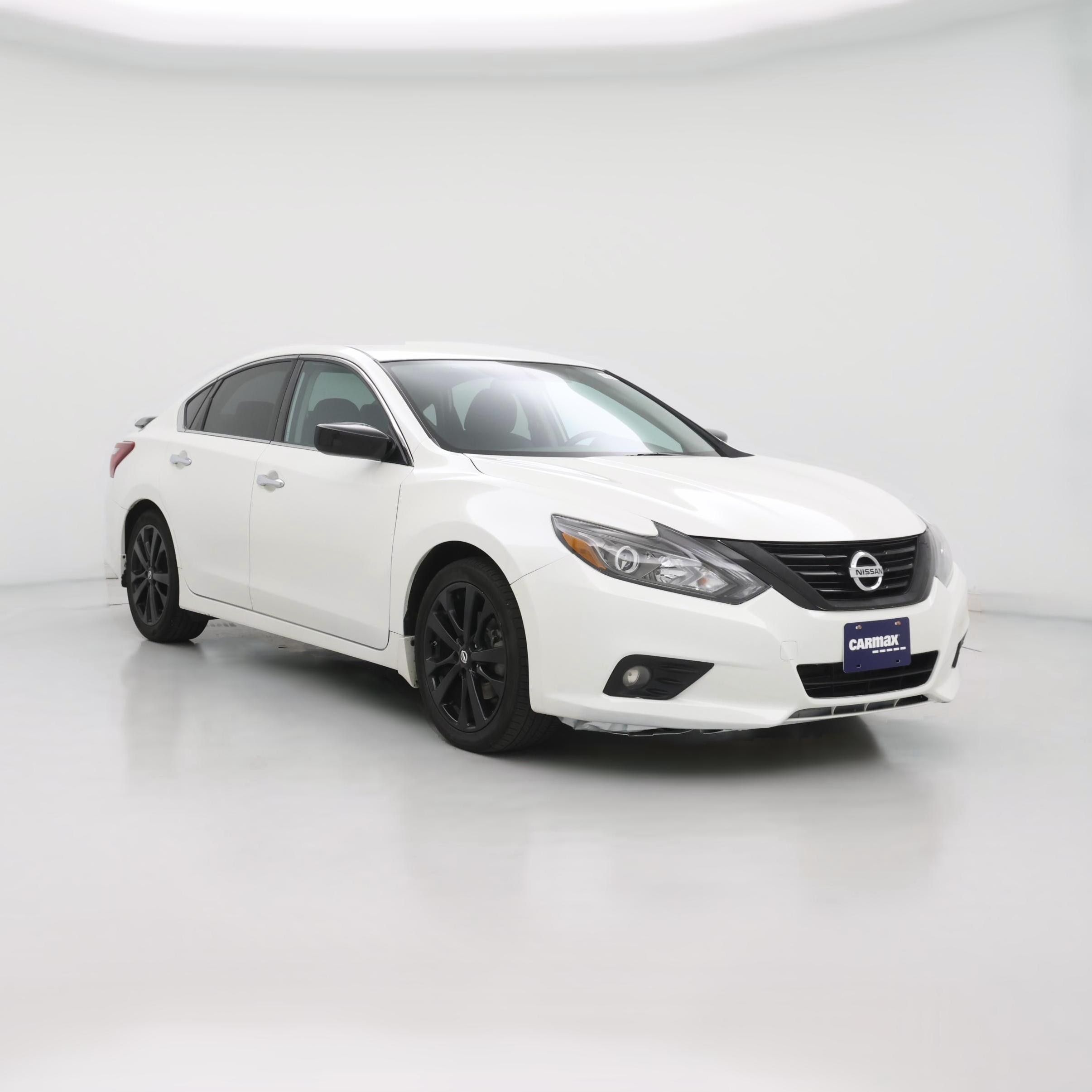 Thumbnail: 2017 Nissan Altima - 1
