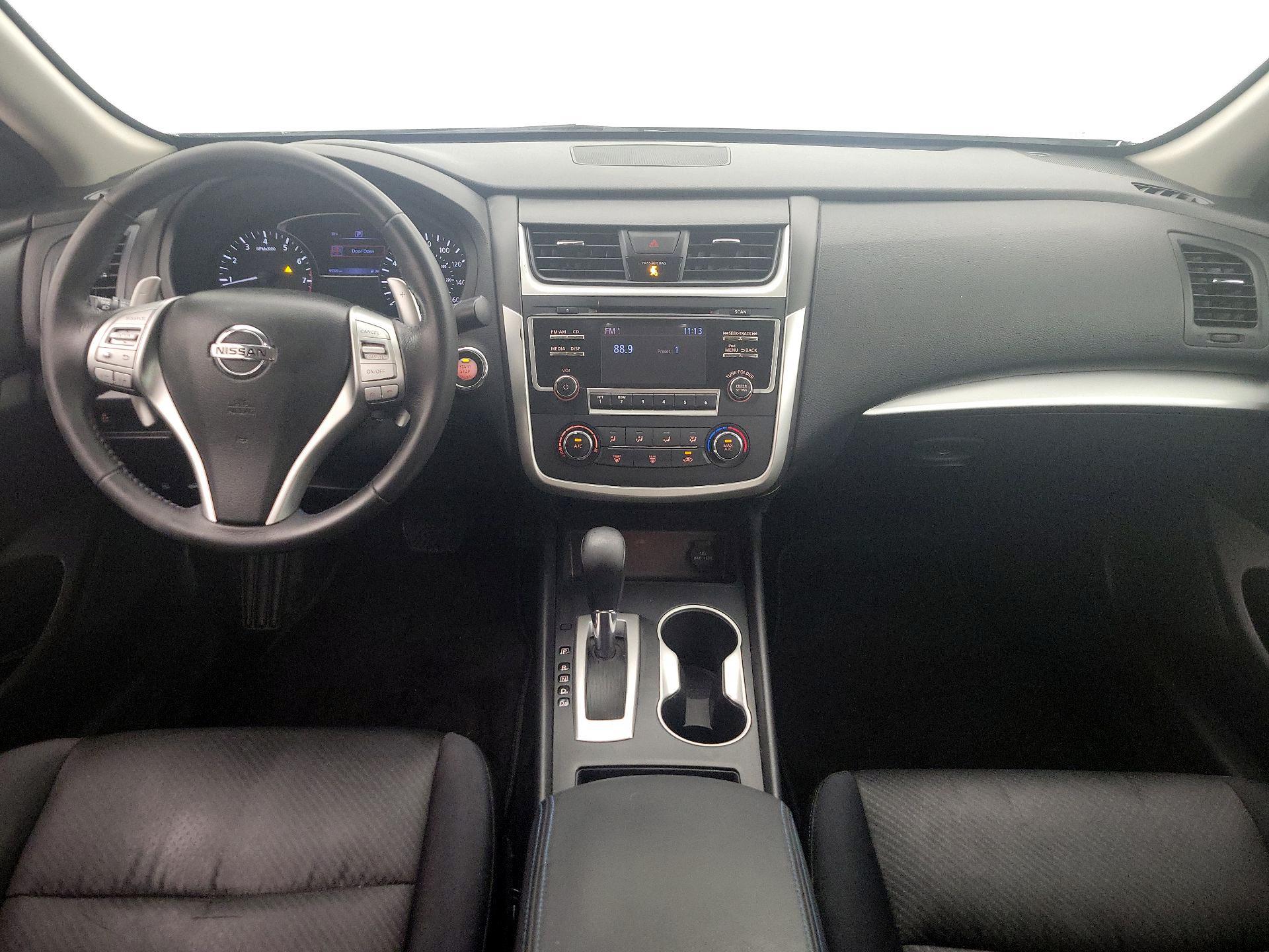 Thumbnail: 2017 Nissan Altima - 9