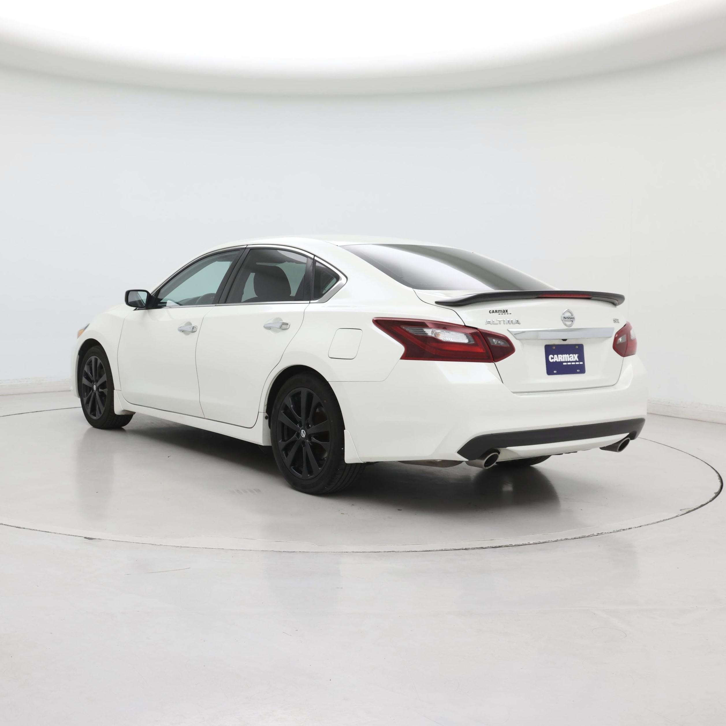 Thumbnail: 2017 Nissan Altima - 2
