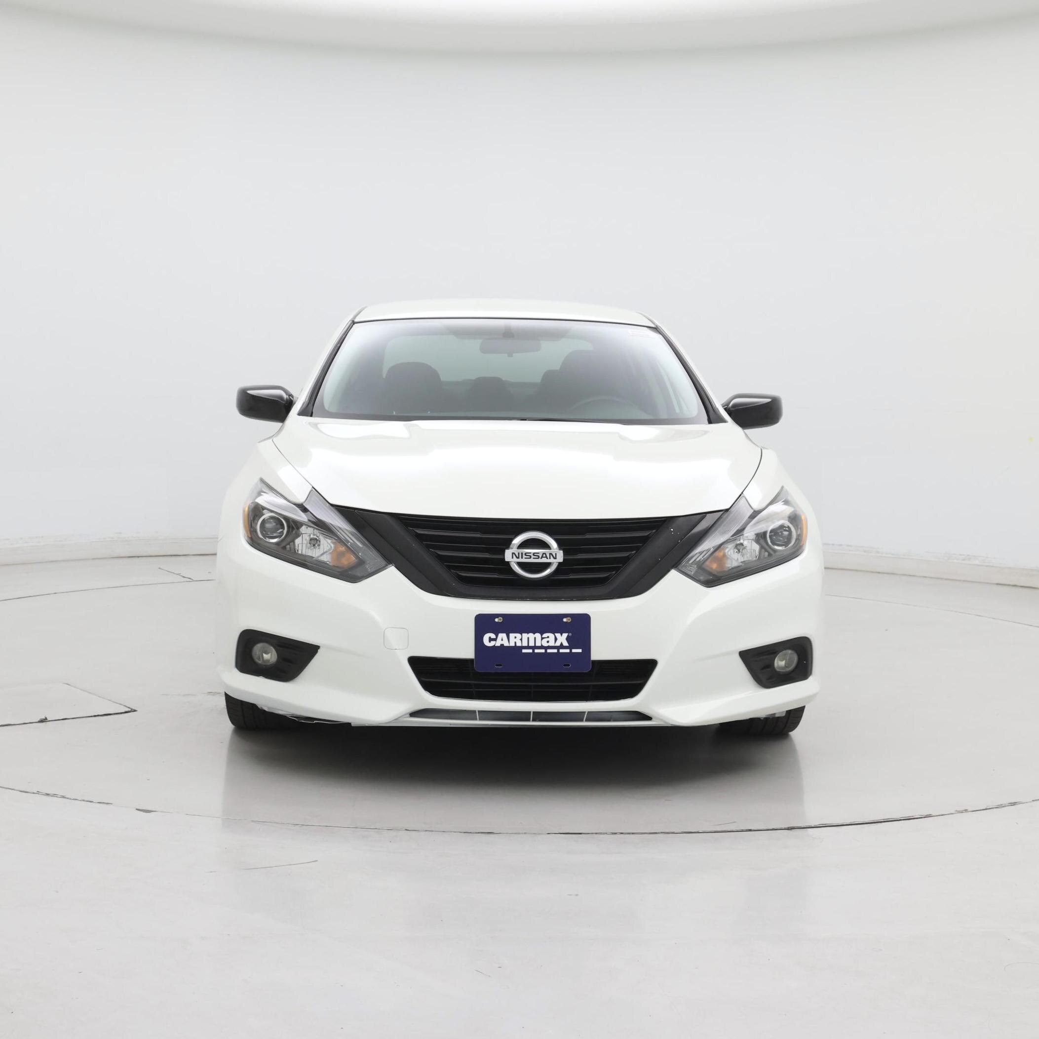 Thumbnail: 2017 Nissan Altima - 5