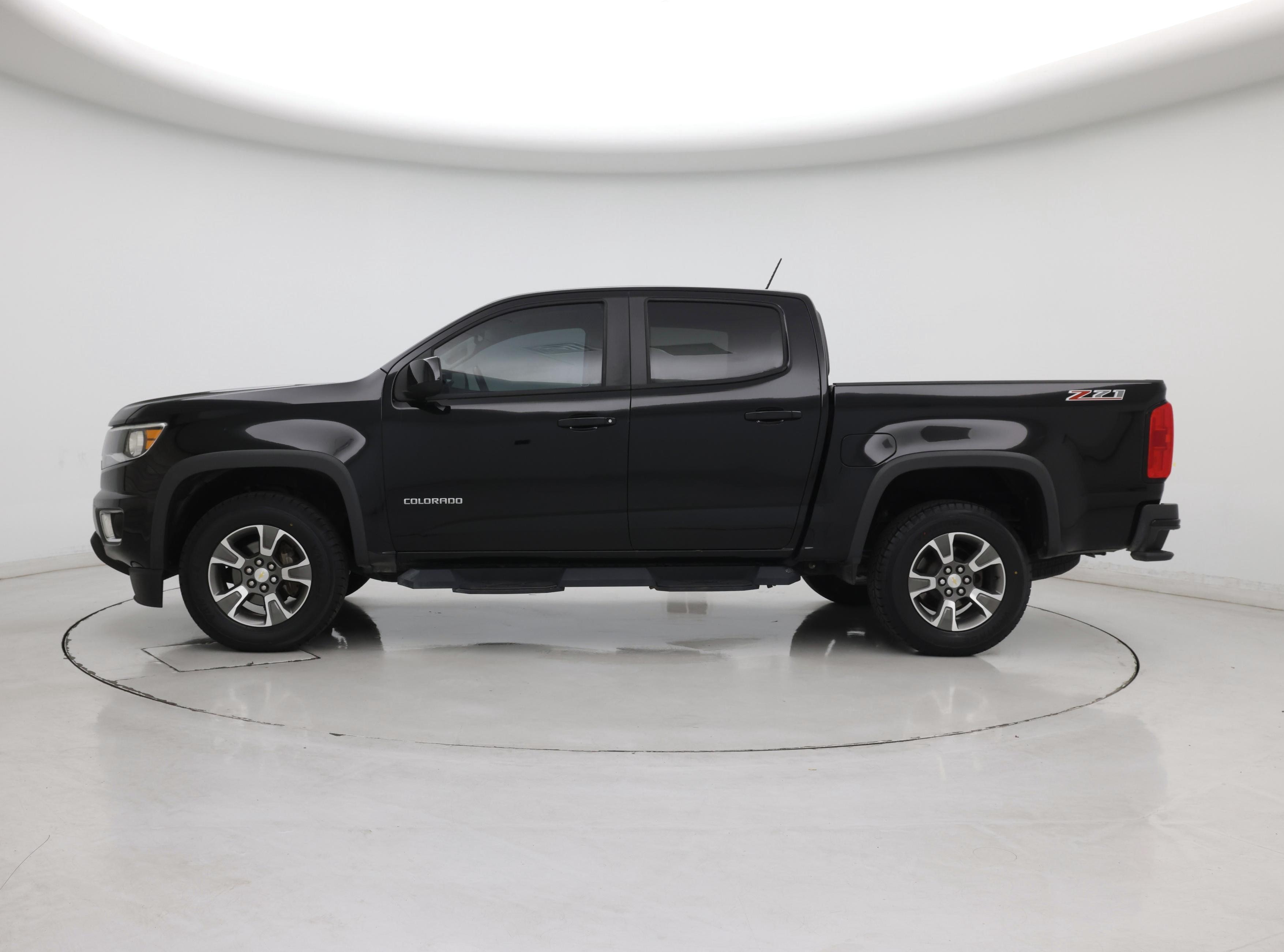 Thumbnail: 2017 Chevrolet Colorado - 3