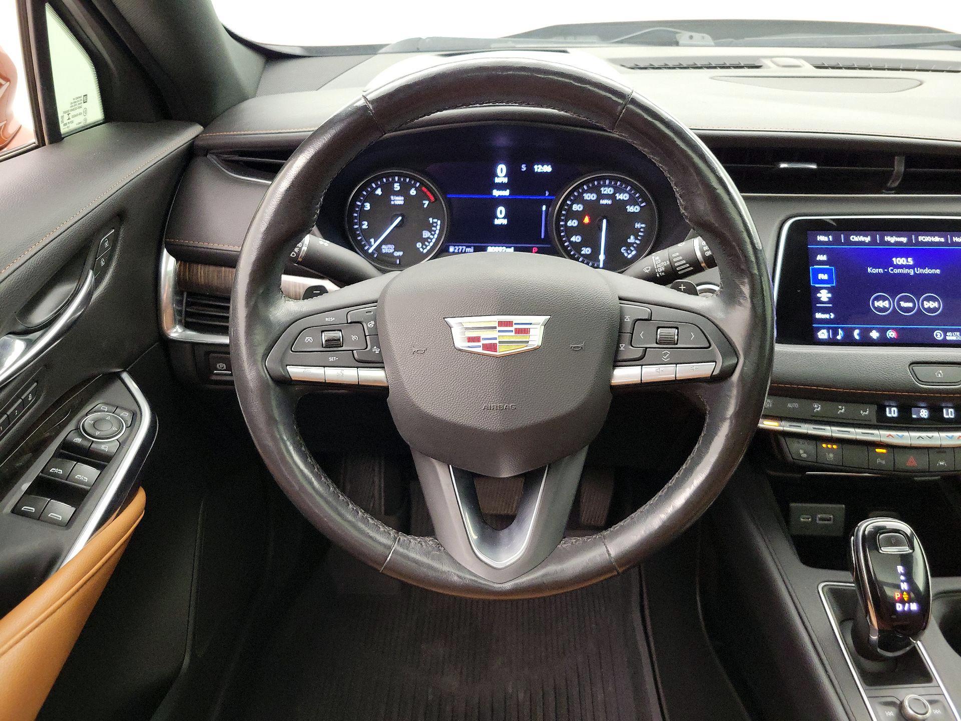 Thumbnail: 2020 Cadillac XT4 - 10