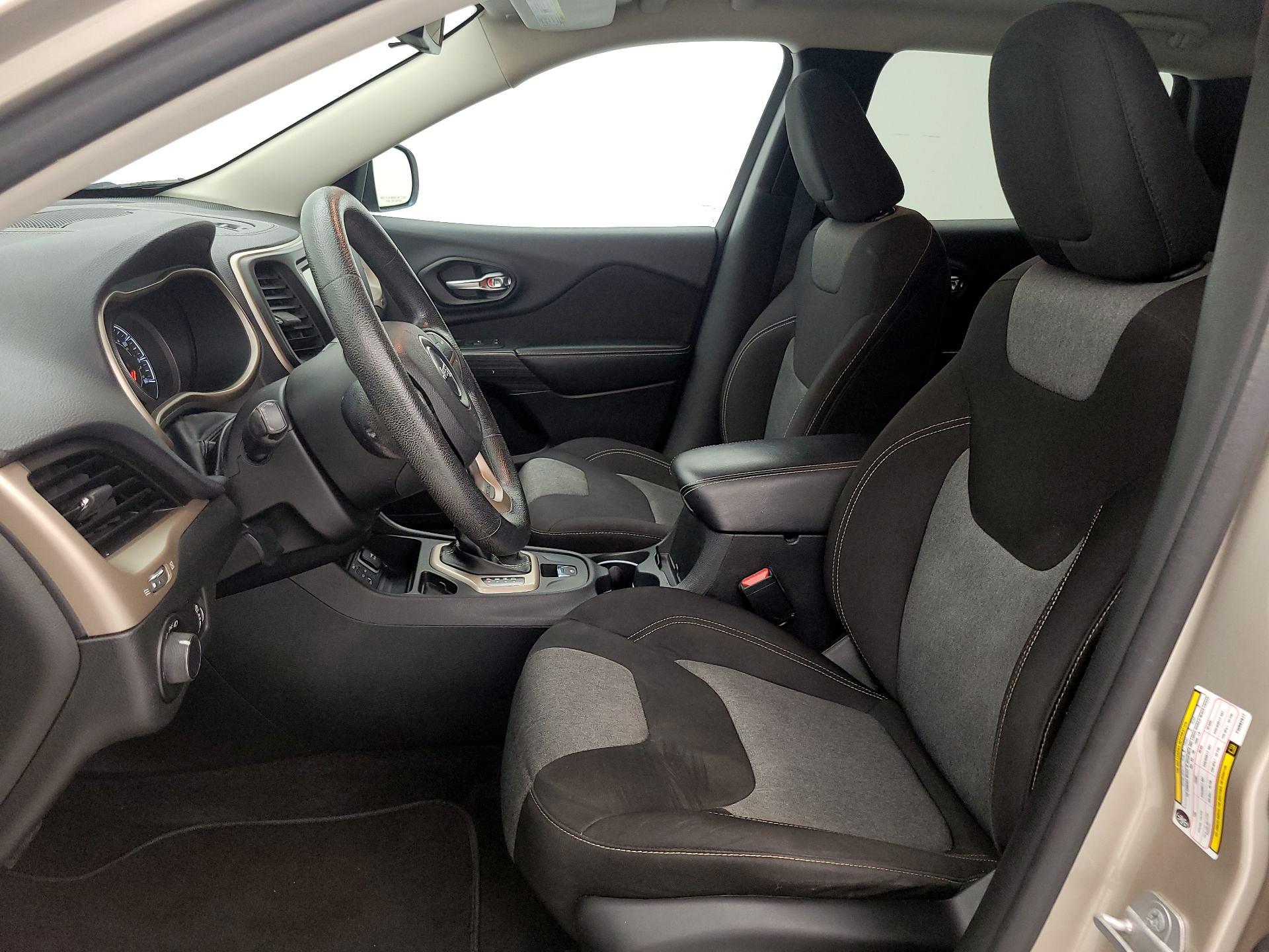 Thumbnail: 2015 Jeep Cherokee - 11