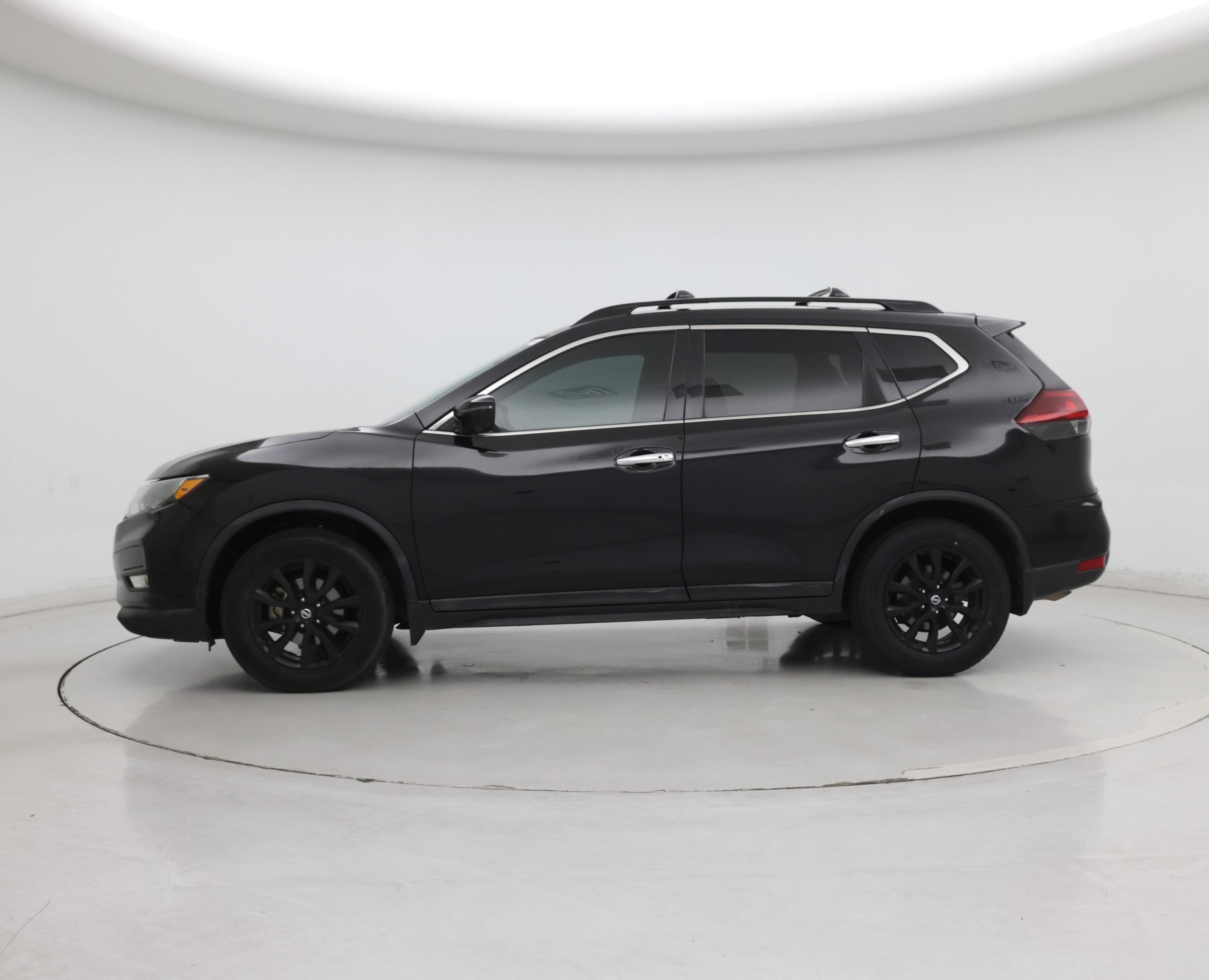 Thumbnail: 2018 Nissan Rogue - 3
