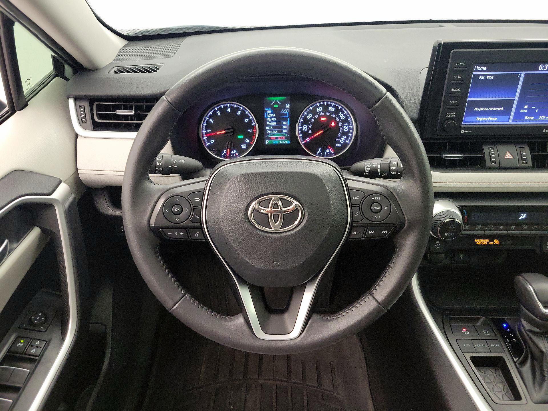Thumbnail: 2022 Toyota RAV4 - 10