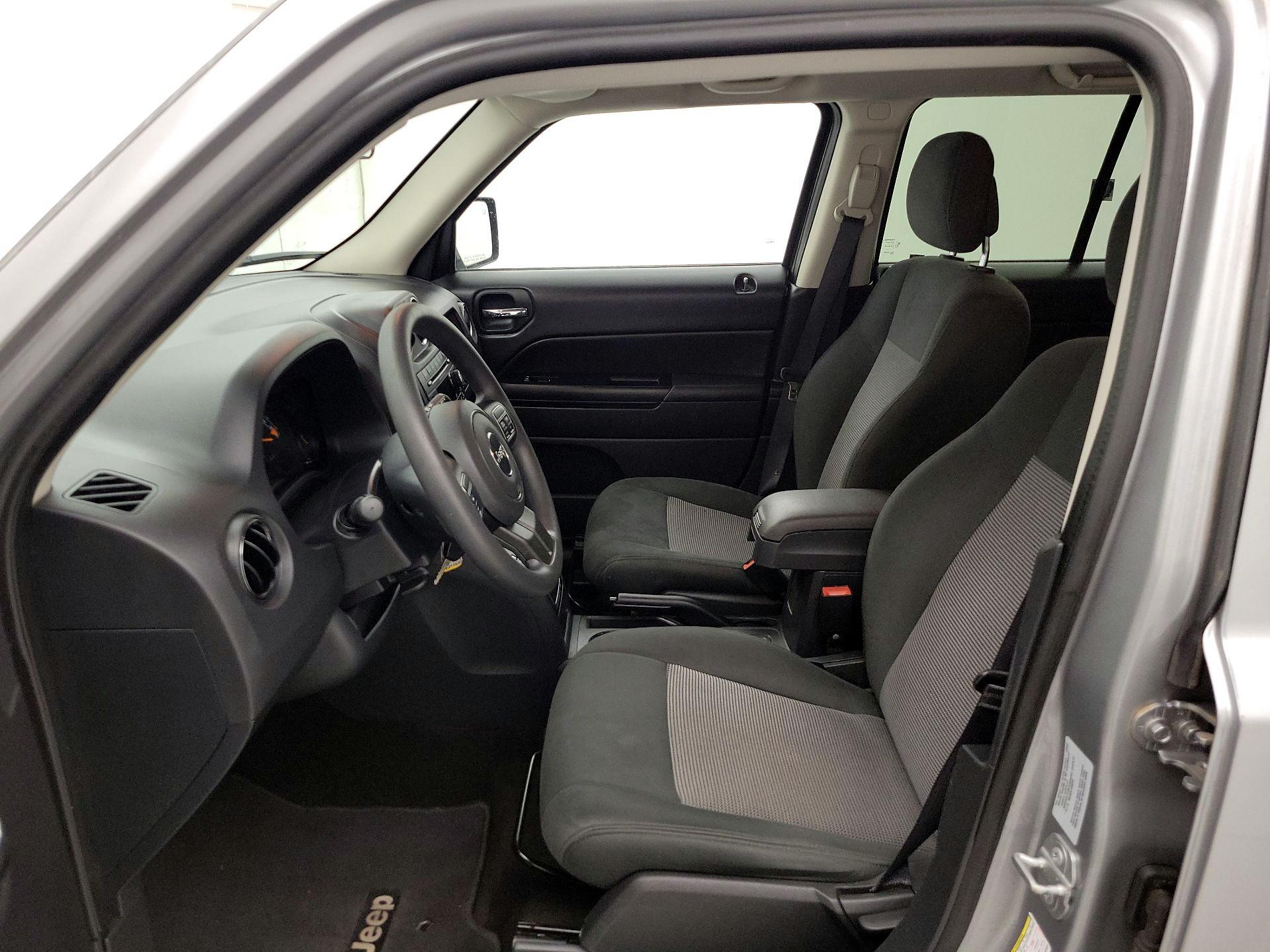 Thumbnail: 2015 Jeep Patriot - 11