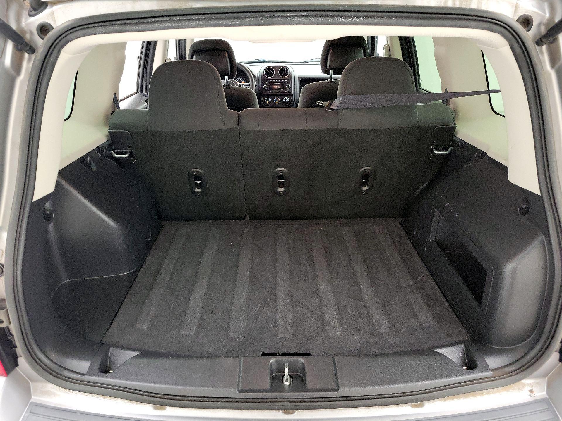 Thumbnail: 2015 Jeep Patriot - 18