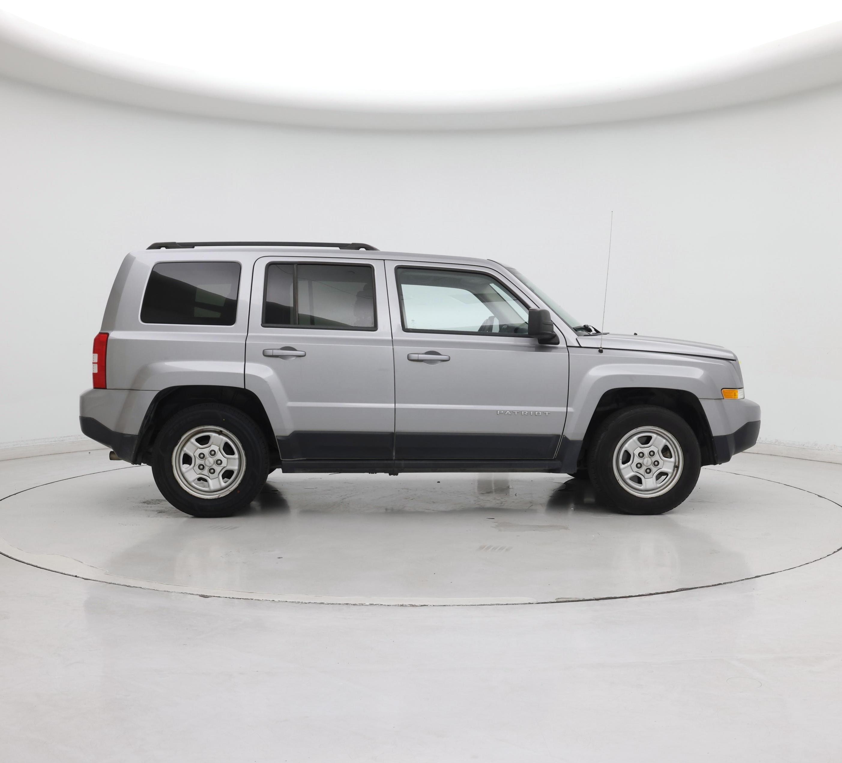 Thumbnail: 2015 Jeep Patriot - 7