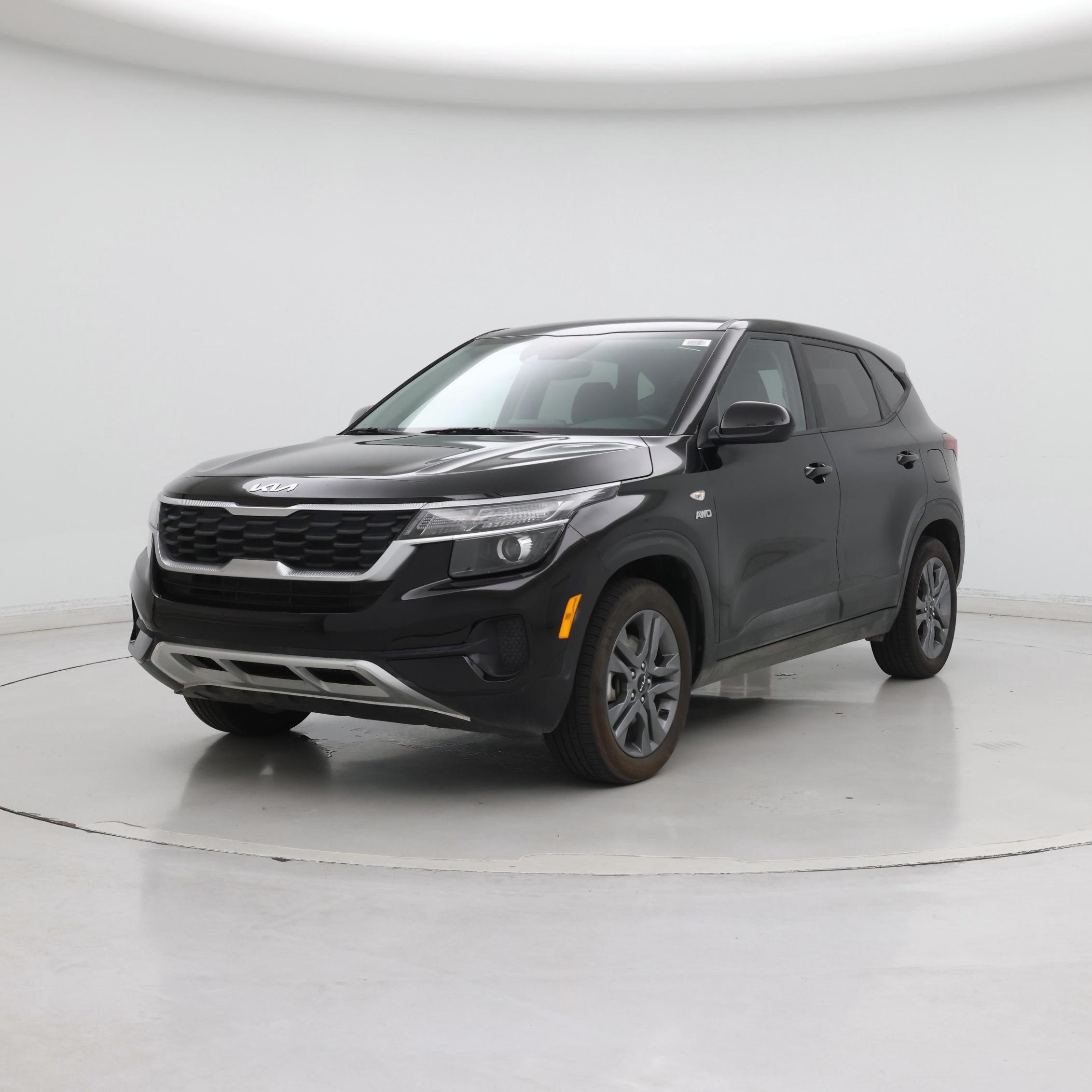 Thumbnail: 2023 Kia Seltos - 4