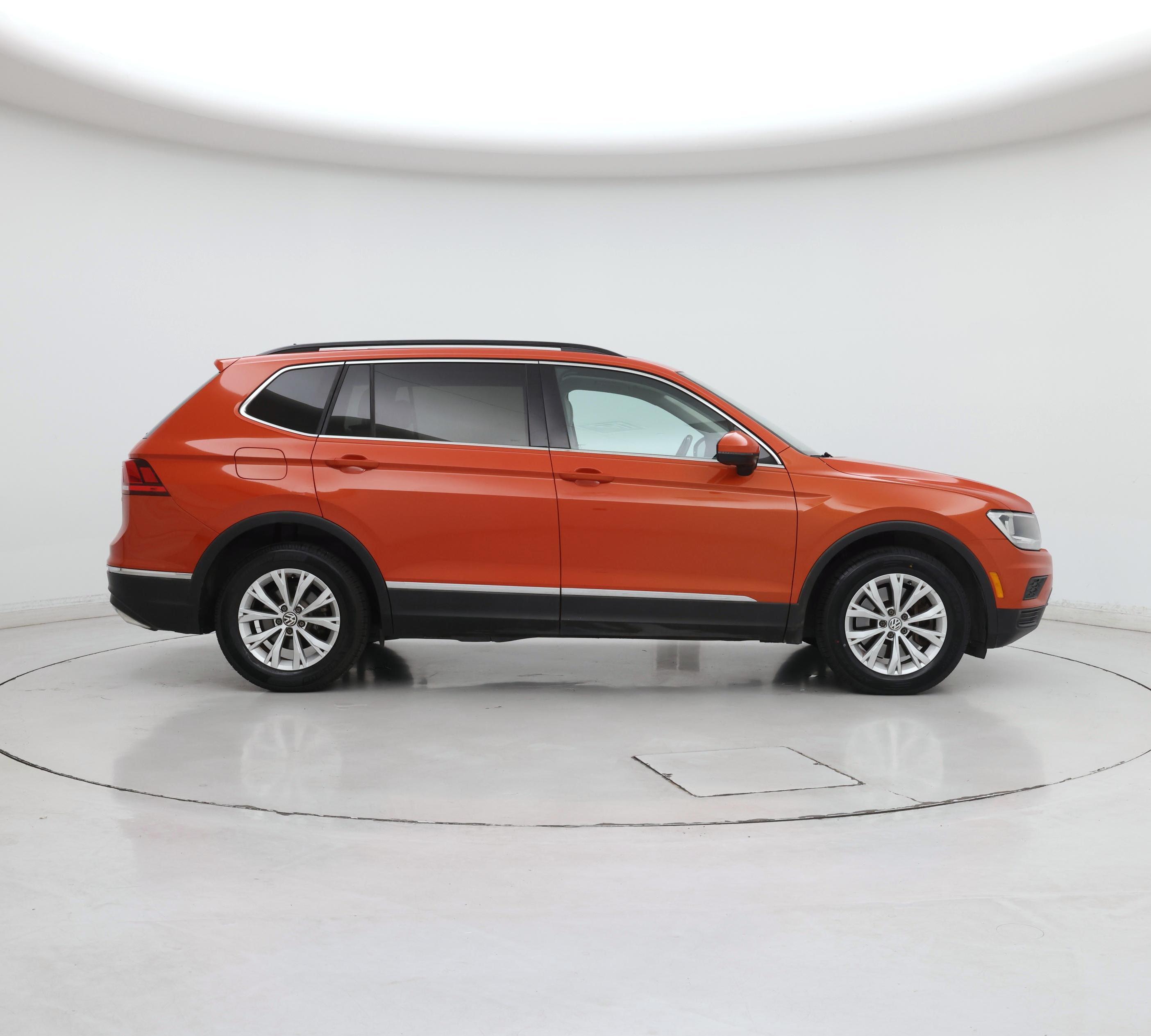 Thumbnail: 2018 Volkswagen Tiguan - 7