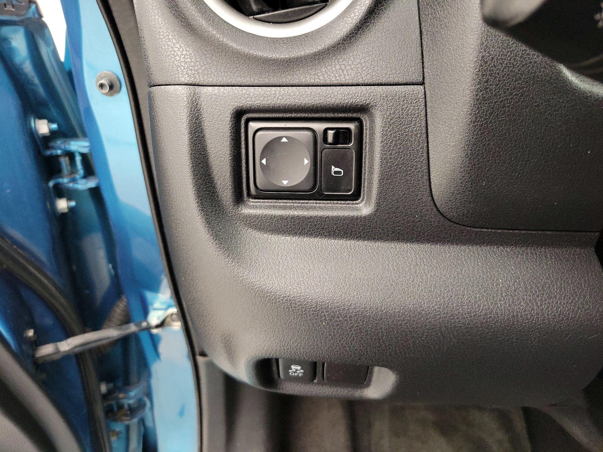 Thumbnail: 2015 Nissan Versa Note - 13