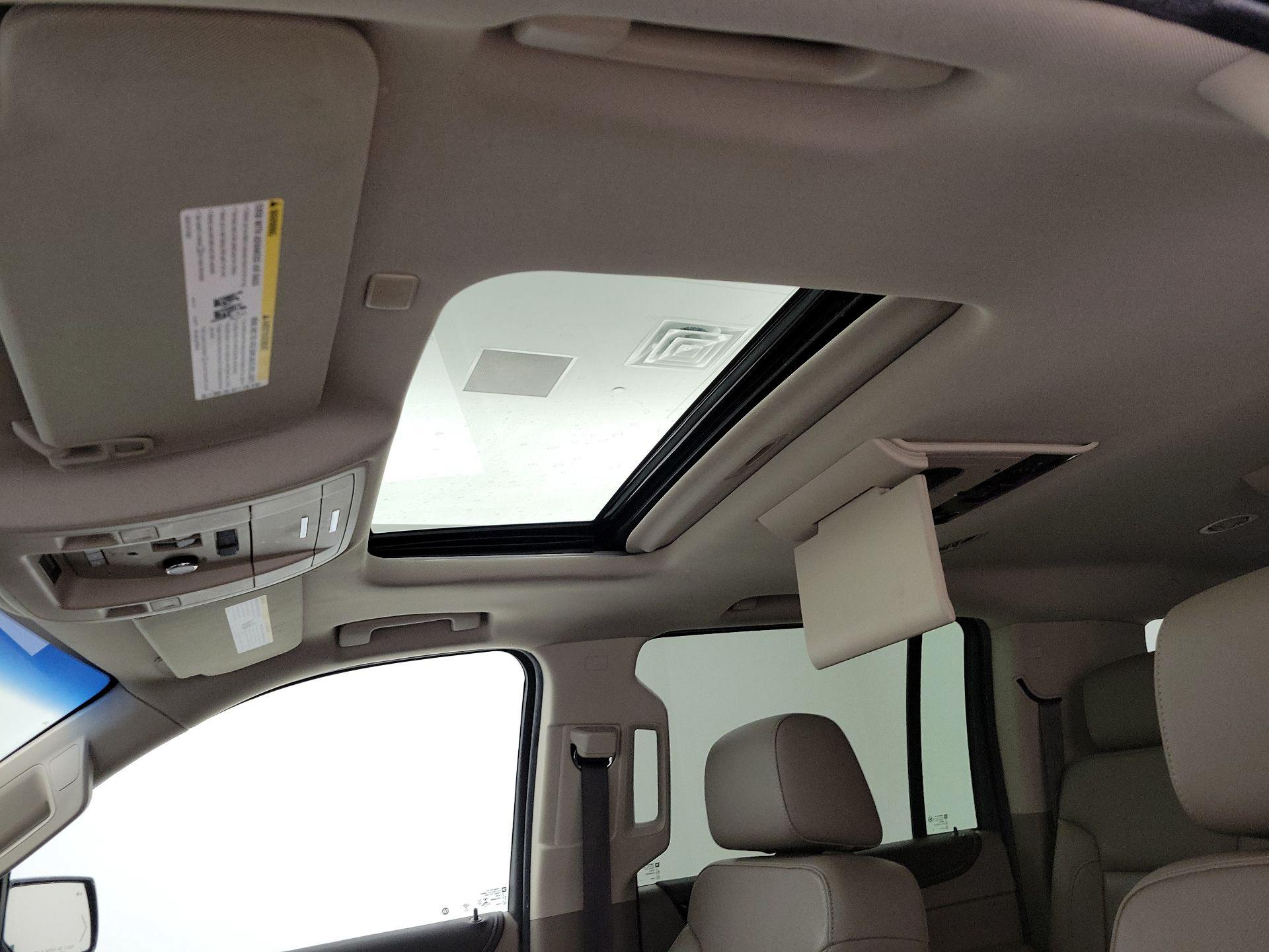 Thumbnail: 2019 GMC Yukon XL - 20