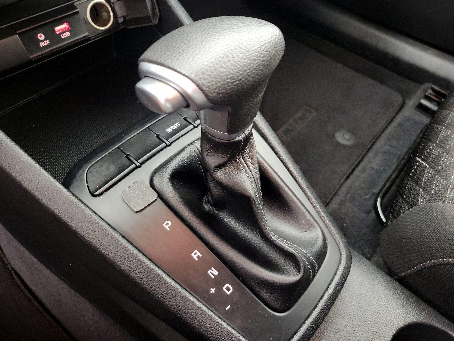 Thumbnail: 2019 Kia Rio - 17