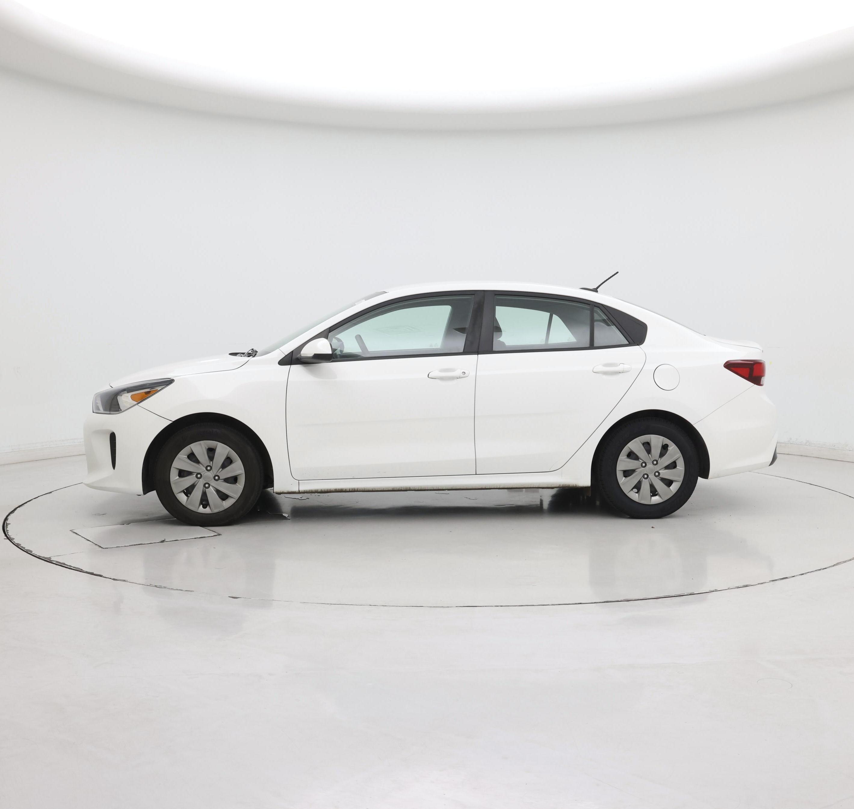 Thumbnail: 2019 Kia Rio - 3