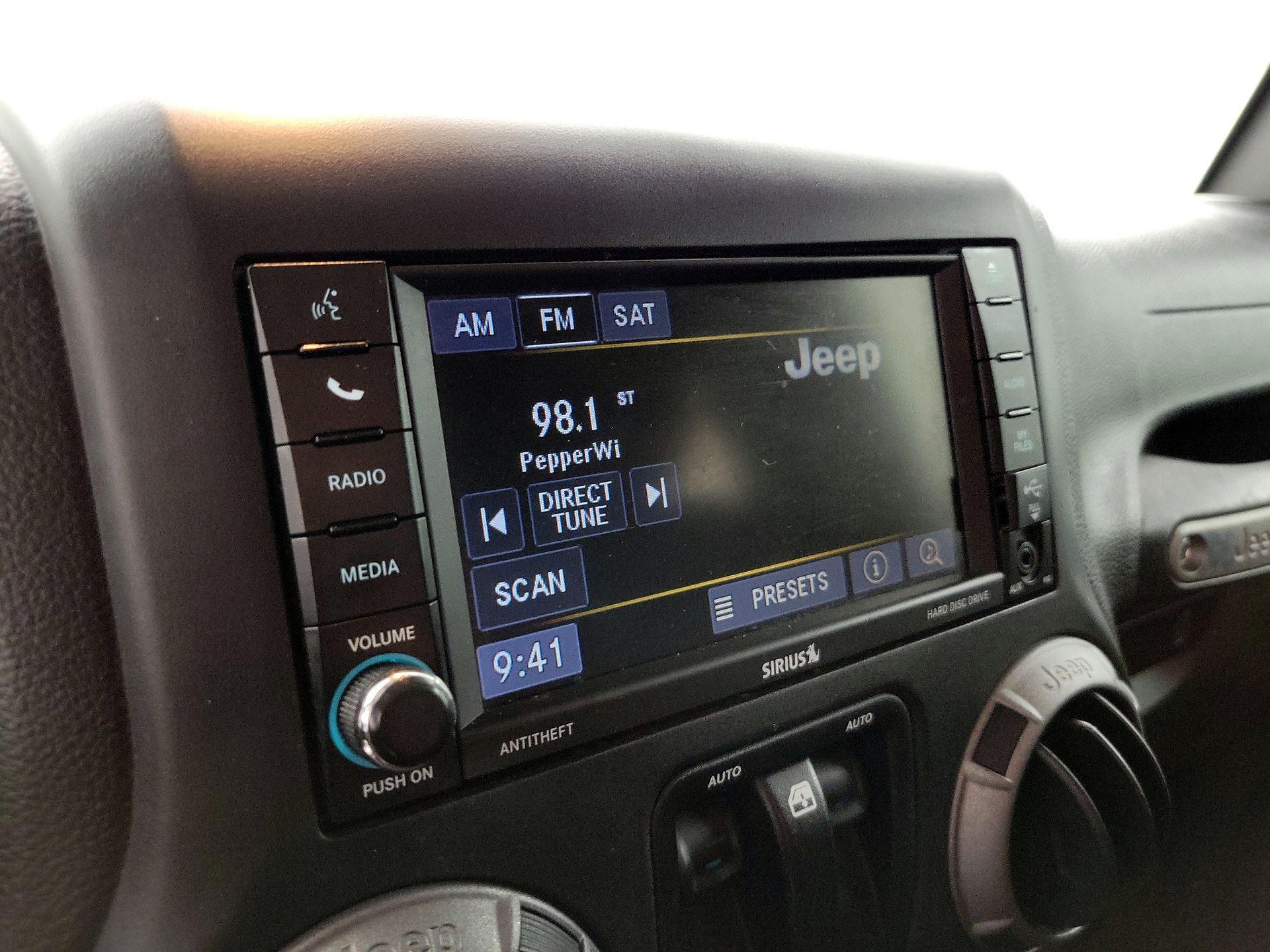 Thumbnail: 2016 Jeep Wrangler - 13
