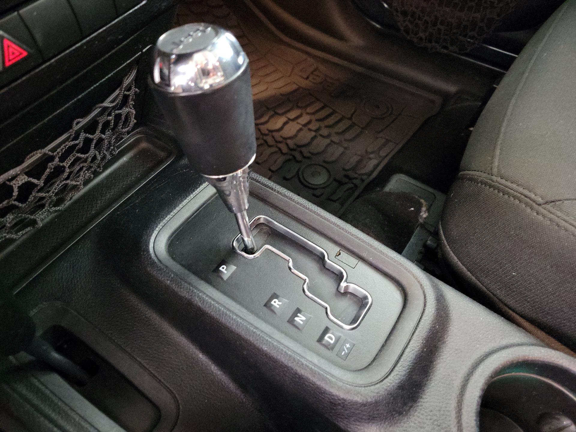 Thumbnail: 2016 Jeep Wrangler - 15
