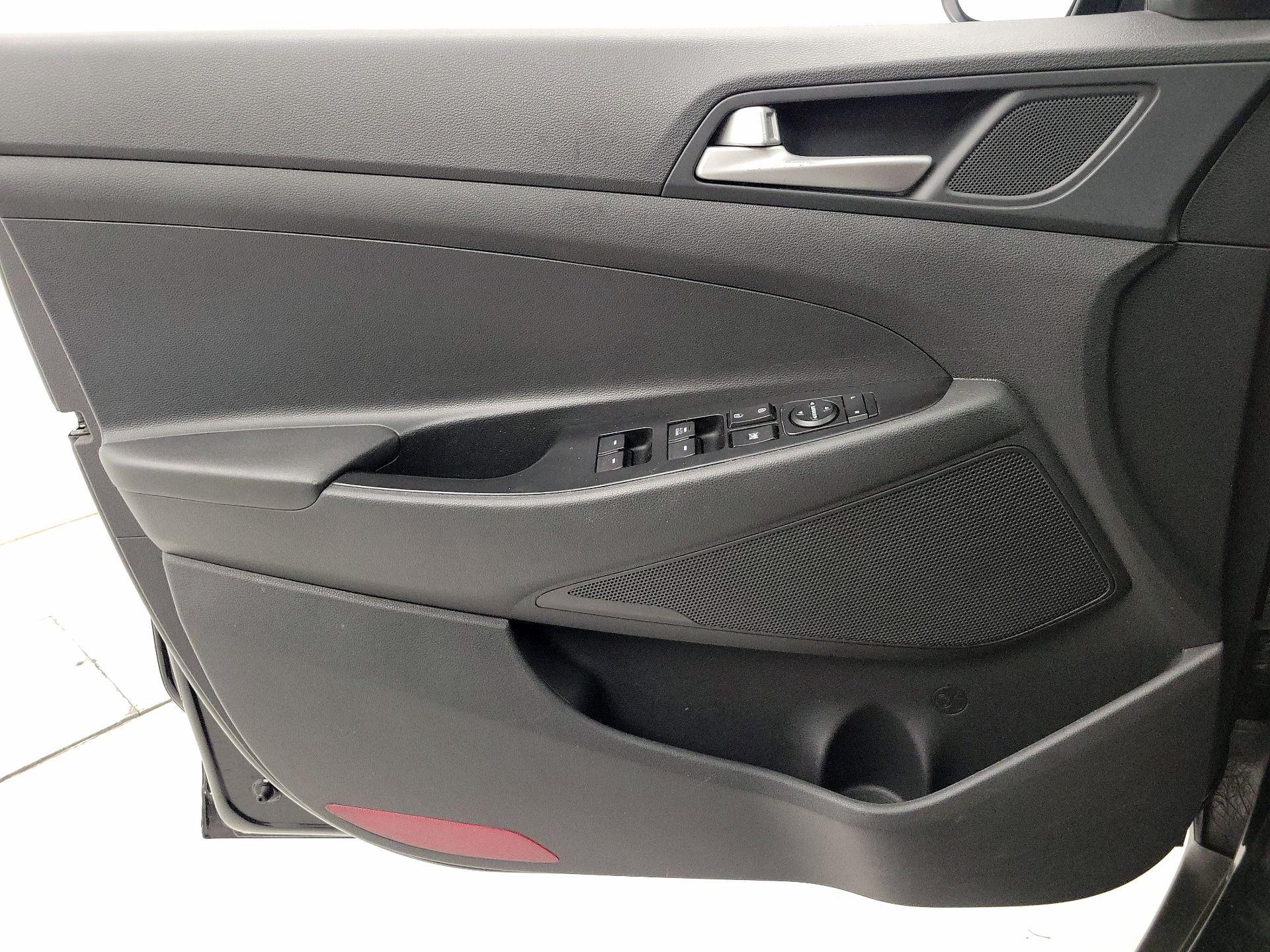 Thumbnail: 2019 Hyundai Tucson - 12