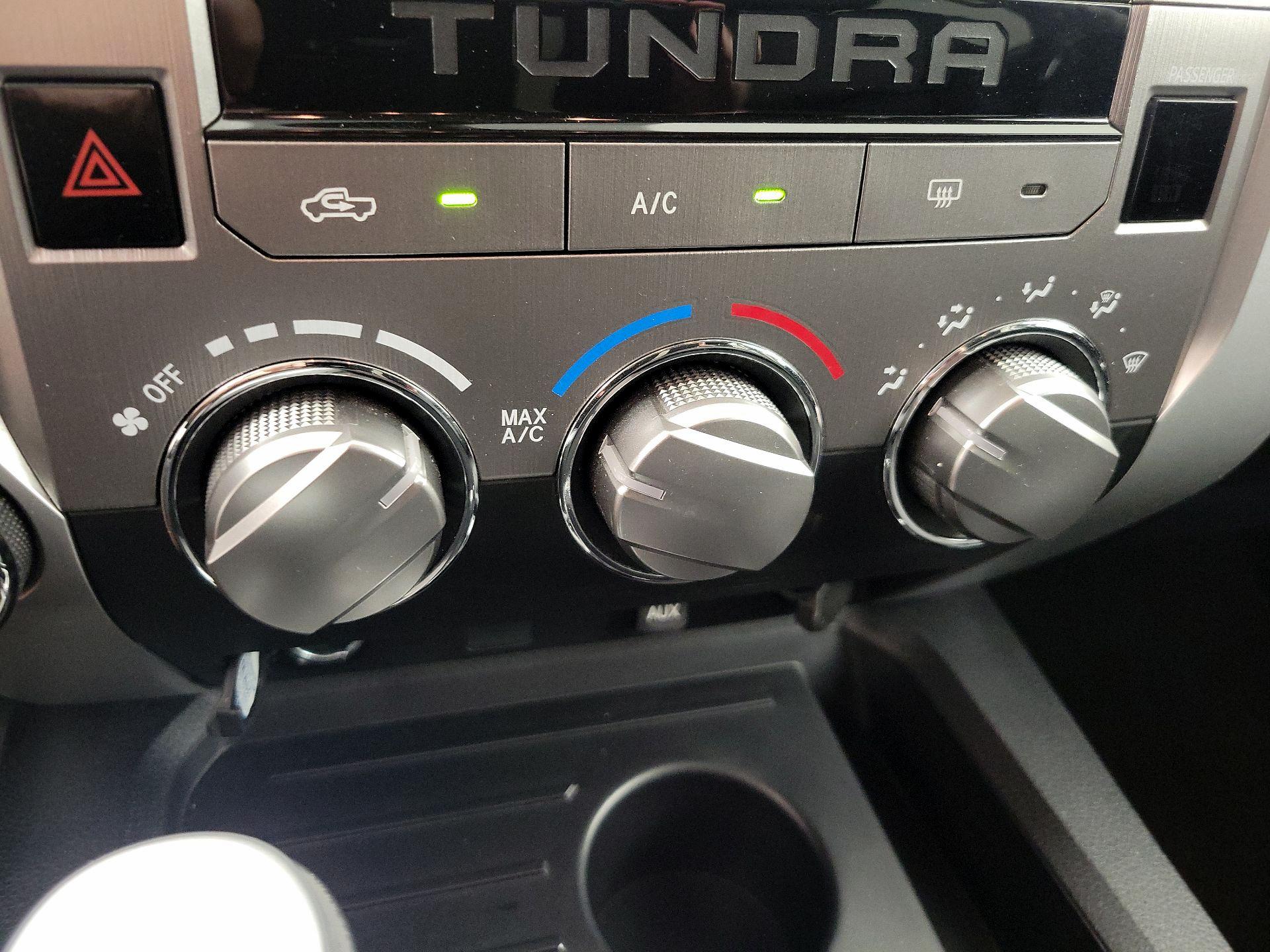 Thumbnail: 2015 Toyota Tundra - 16