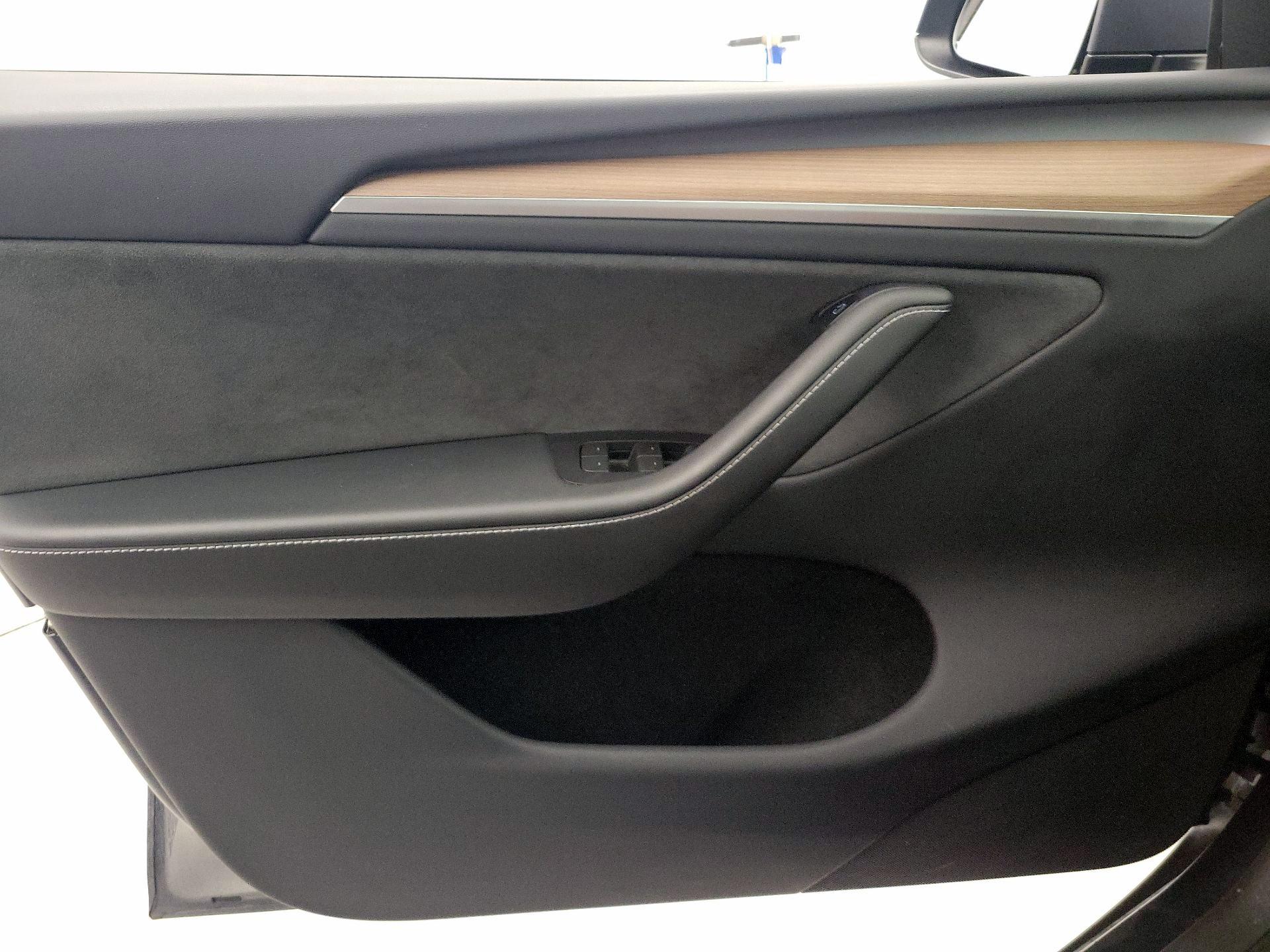 Thumbnail: 2023 Tesla Model Y - 12