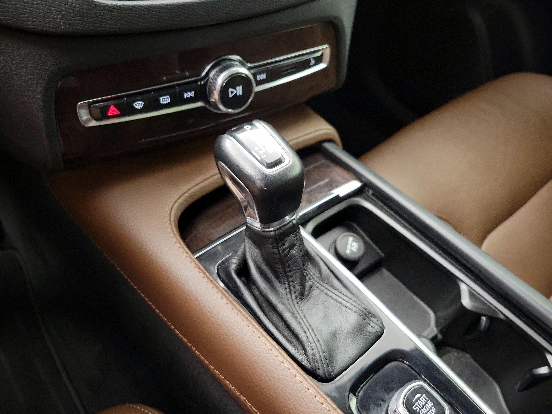 Thumbnail: 2019 Volvo XC90 - 17
