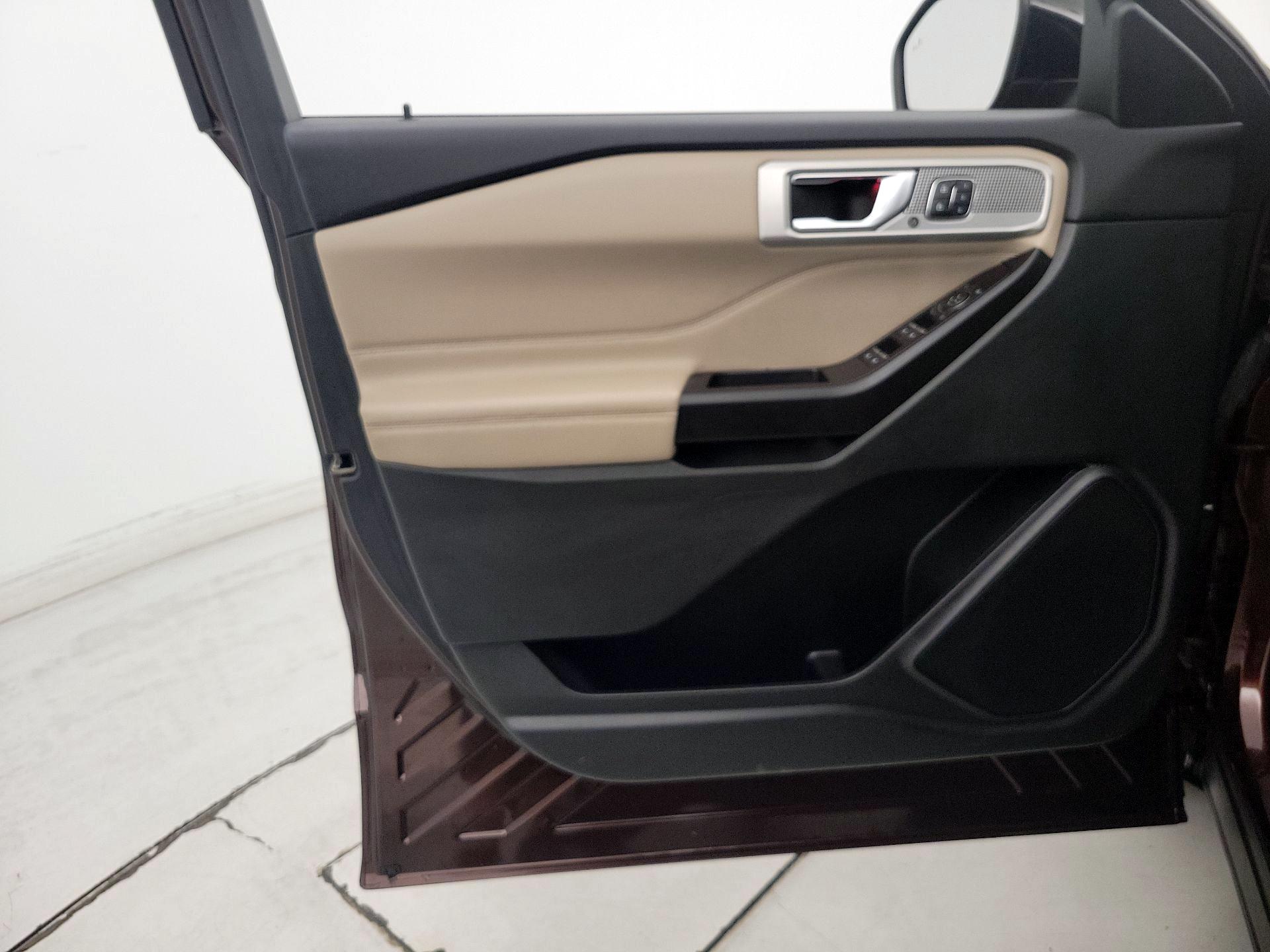 Thumbnail: 2020 Ford Explorer - 12