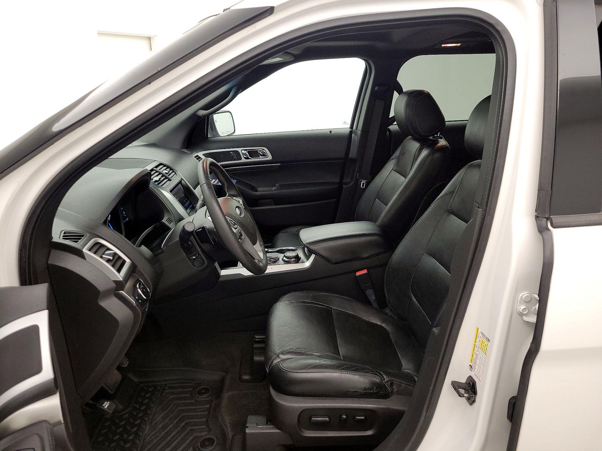Thumbnail: 2015 Ford Explorer - 11