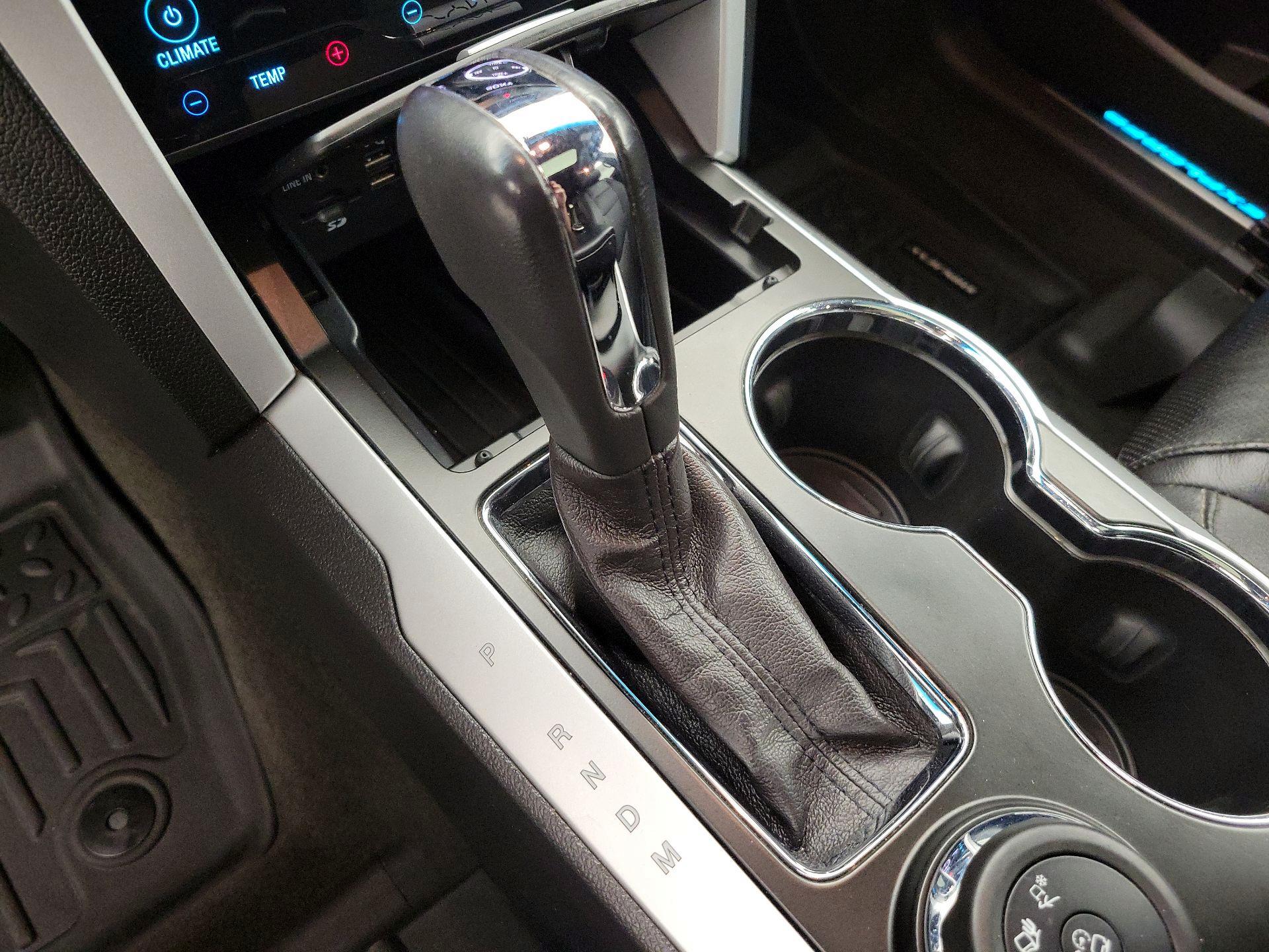 Thumbnail: 2015 Ford Explorer - 17