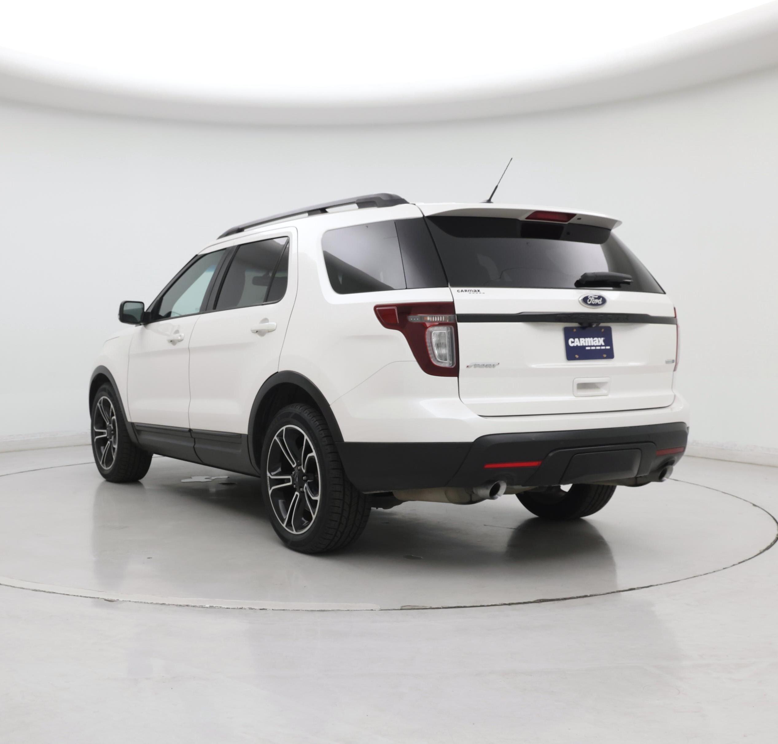 Thumbnail: 2015 Ford Explorer - 2