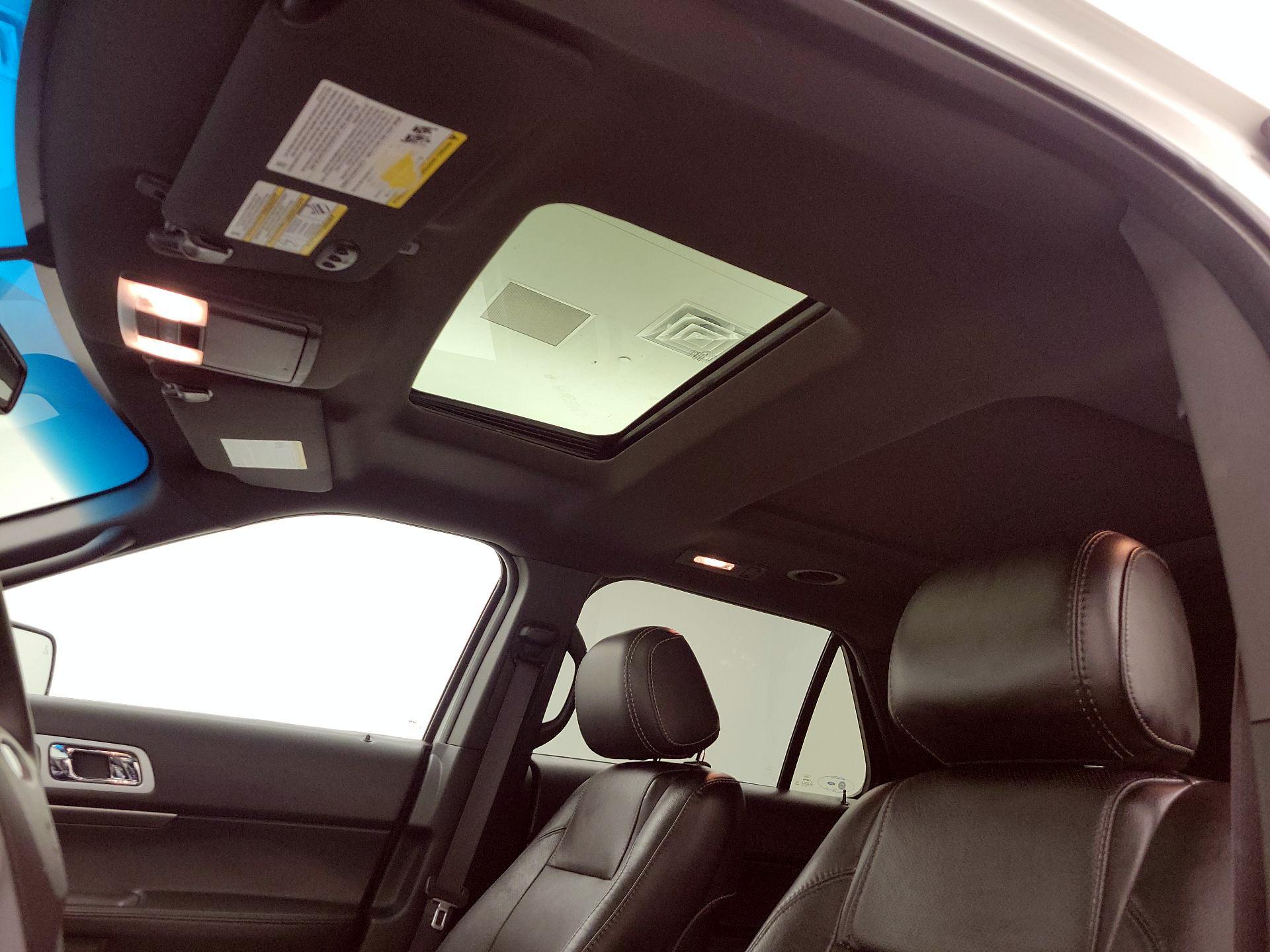 Thumbnail: 2015 Ford Explorer - 19