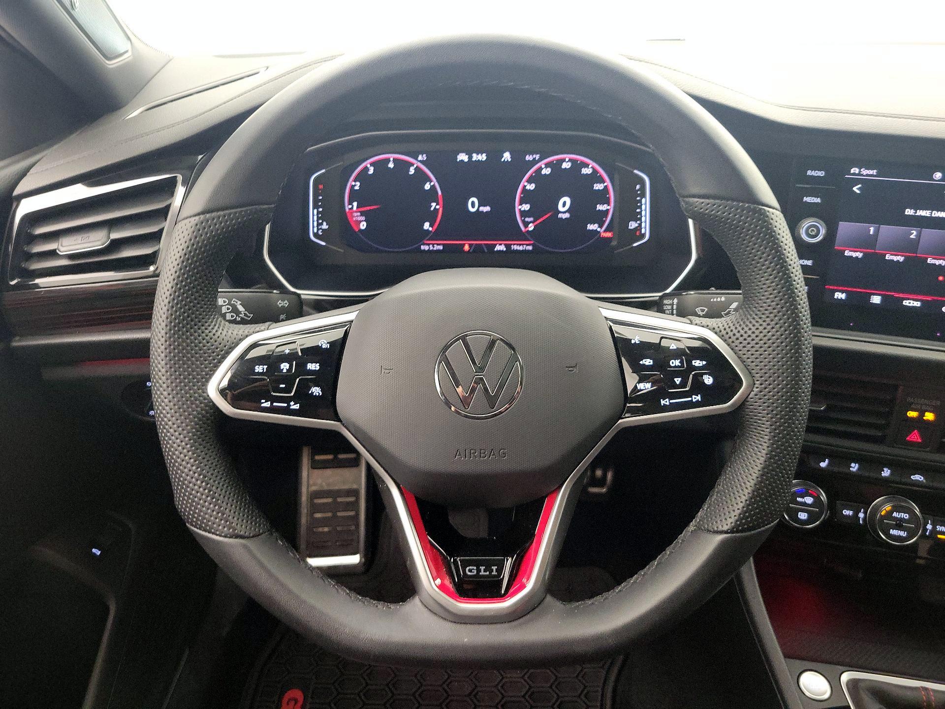 Thumbnail: 2024 Volkswagen Jetta - 10