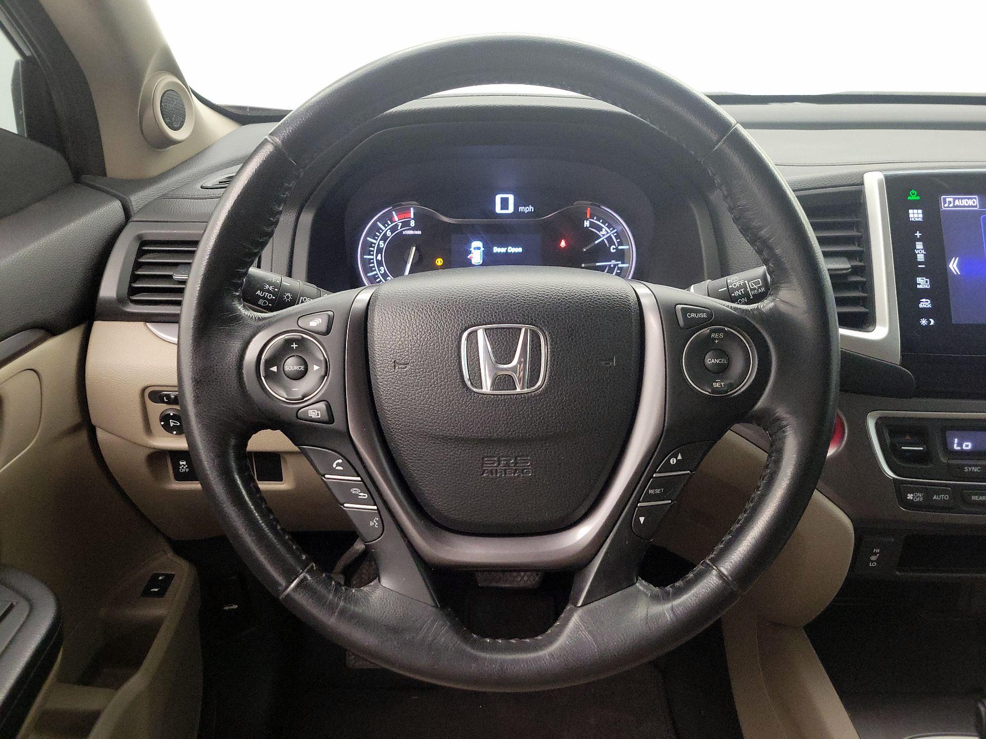 Thumbnail: 2016 Honda Pilot - 10