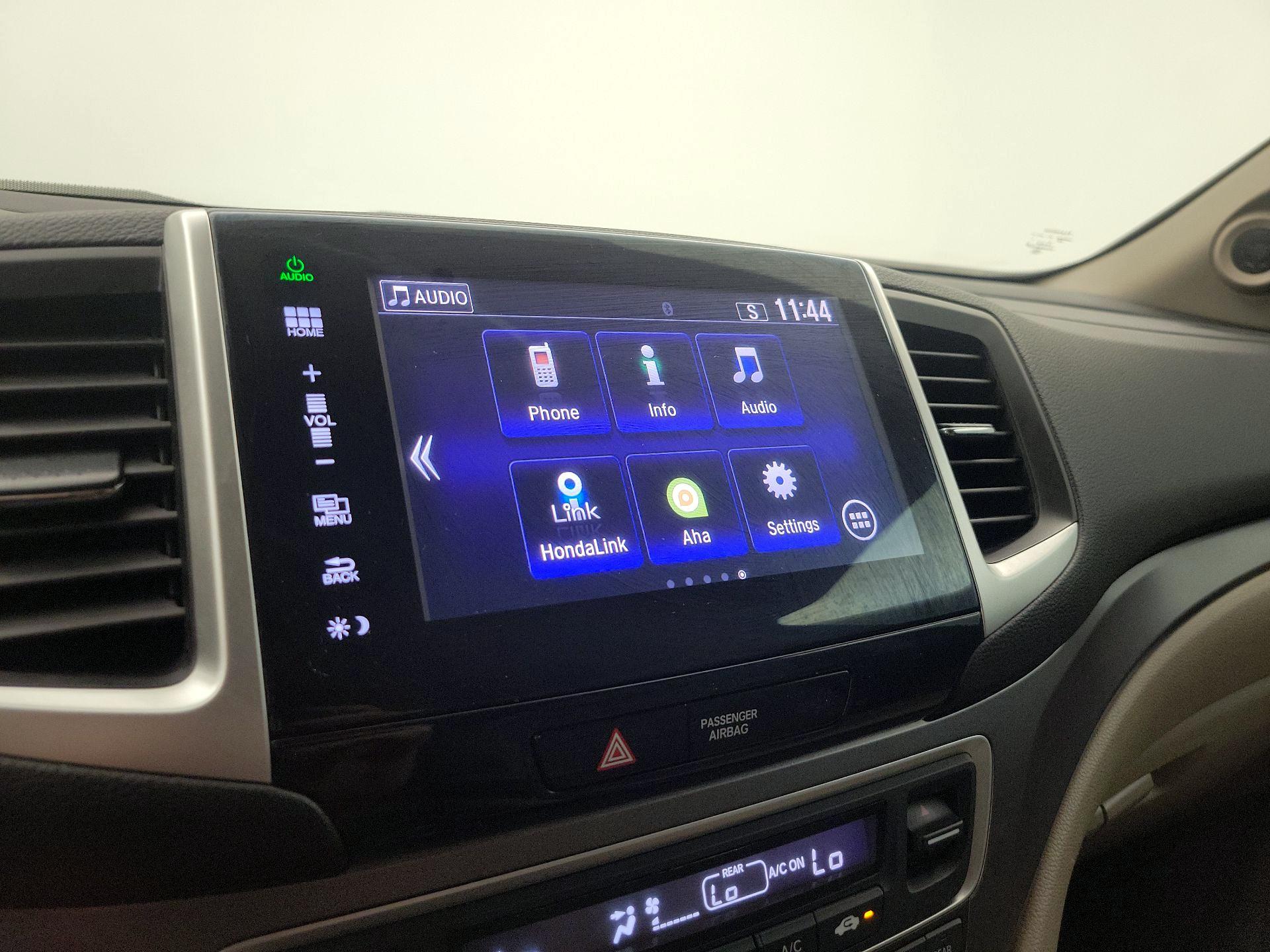 Thumbnail: 2016 Honda Pilot - 15