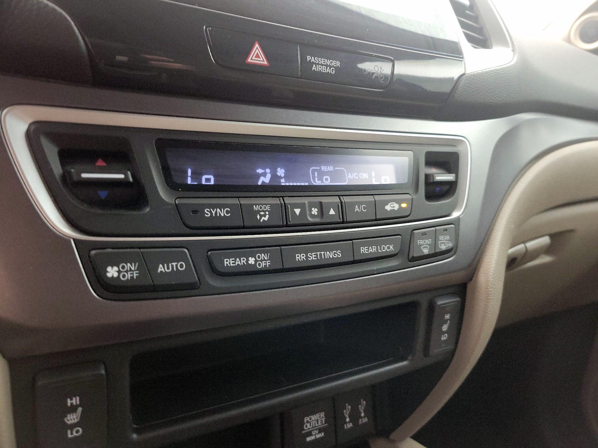 Thumbnail: 2016 Honda Pilot - 16