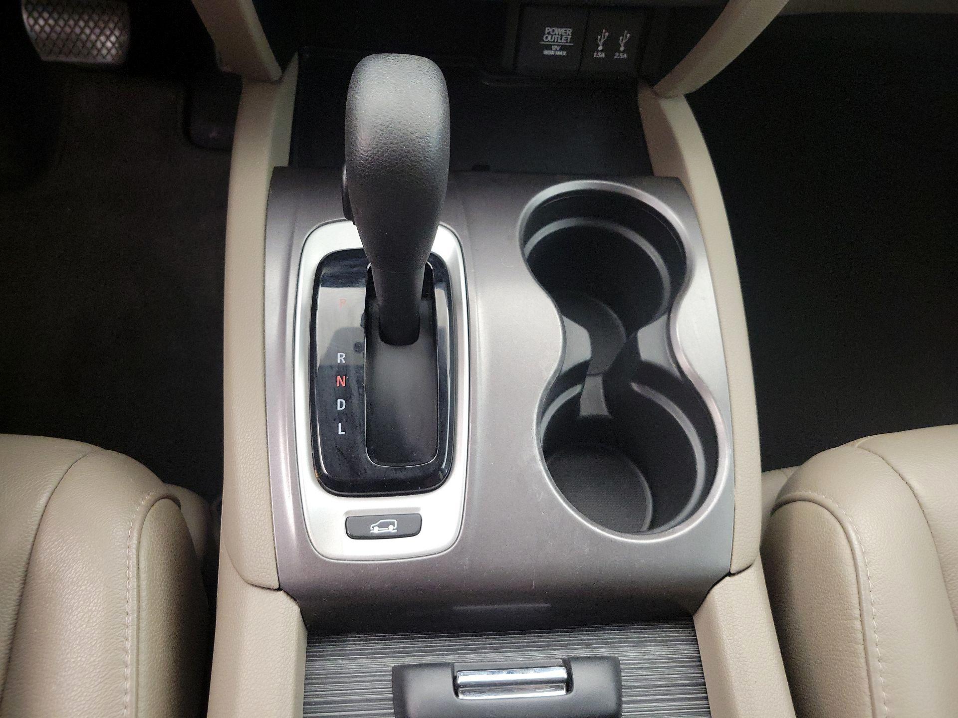 Thumbnail: 2016 Honda Pilot - 17