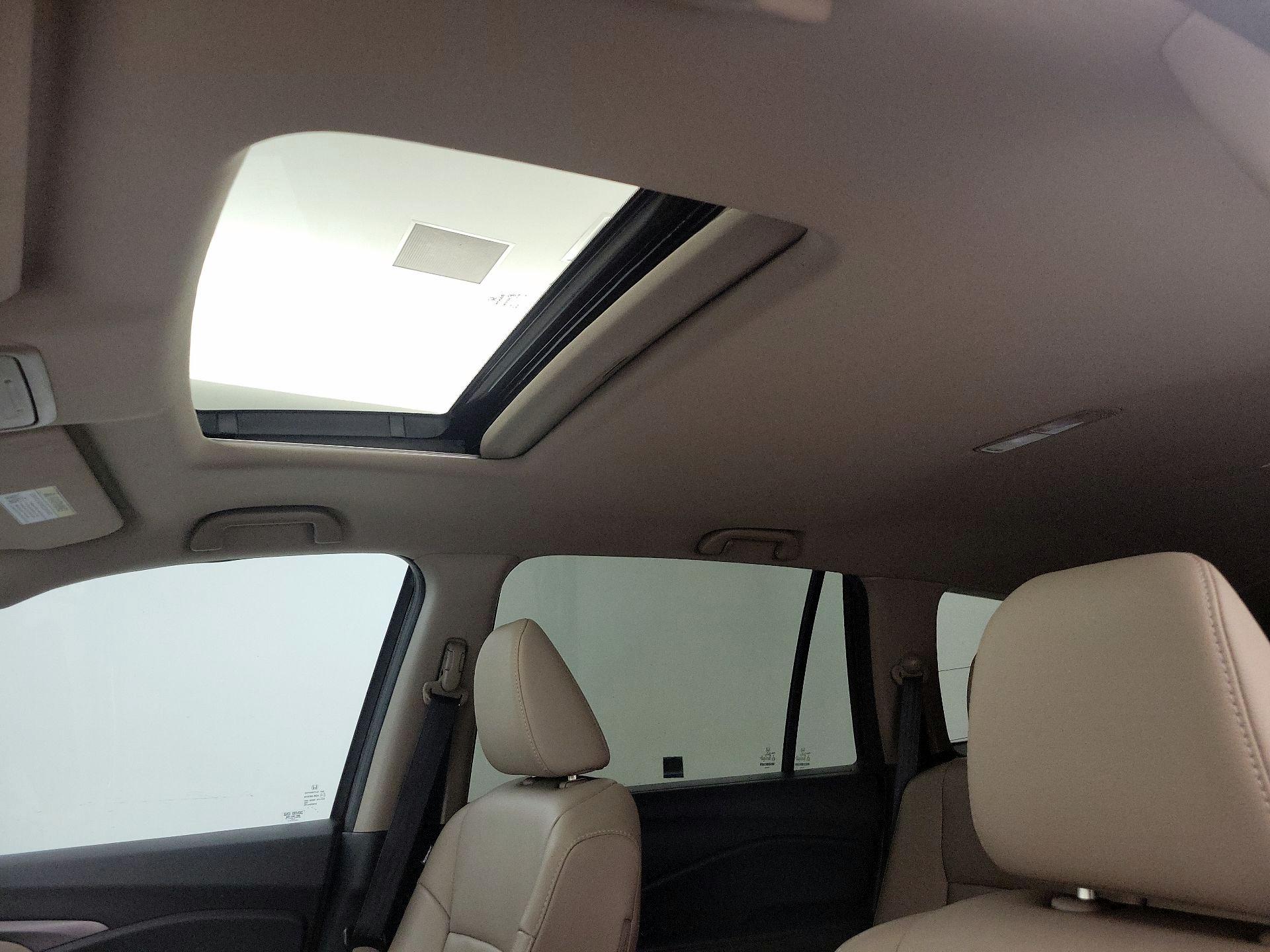 Thumbnail: 2016 Honda Pilot - 19
