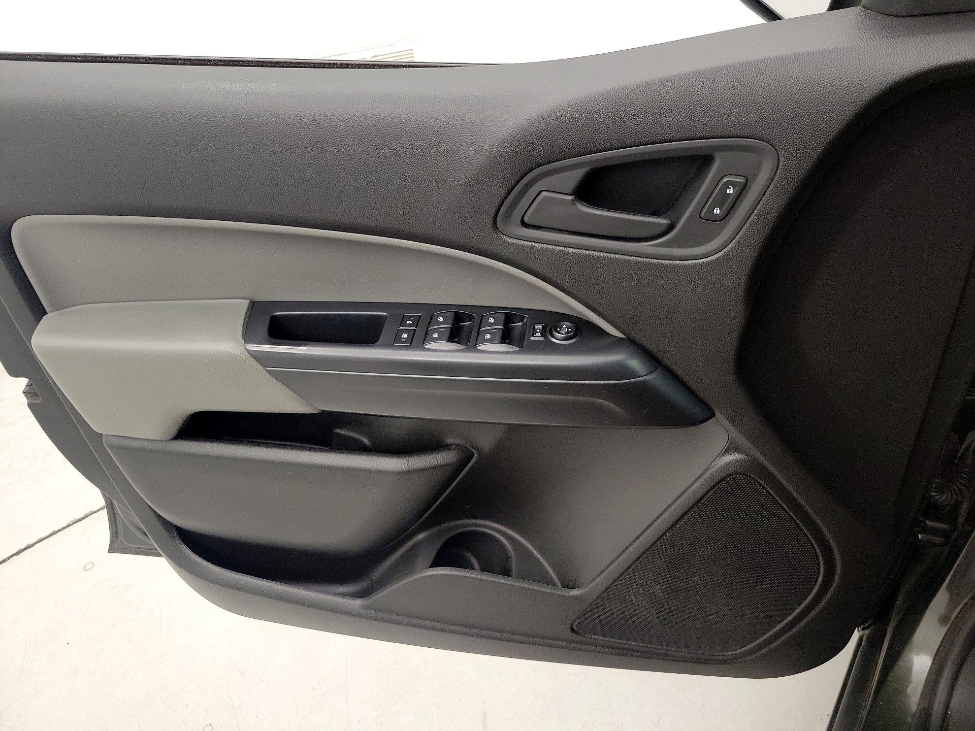 Thumbnail: 2018 Chevrolet Colorado - 12