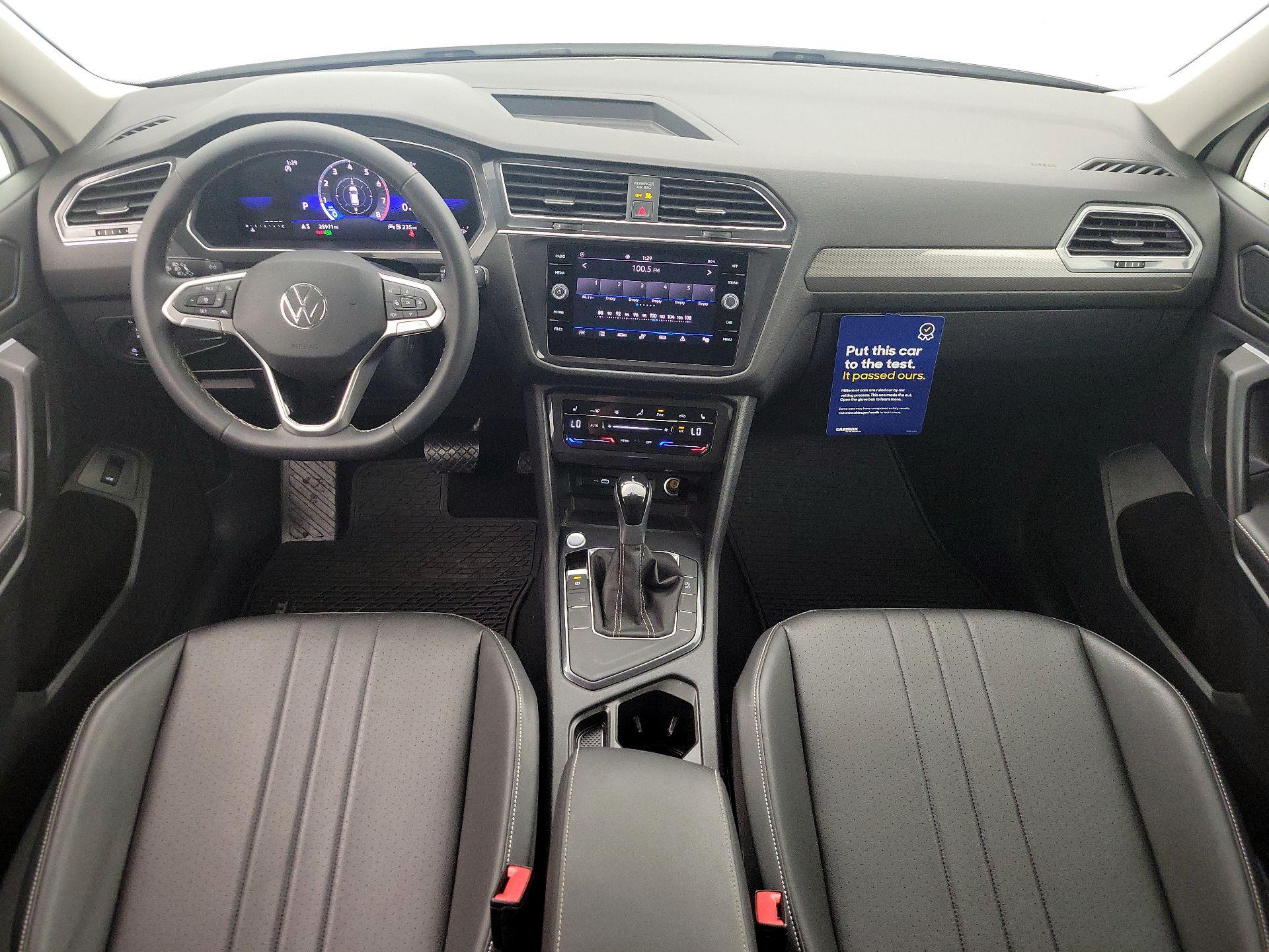 Thumbnail: 2023 Volkswagen Tiguan - 9