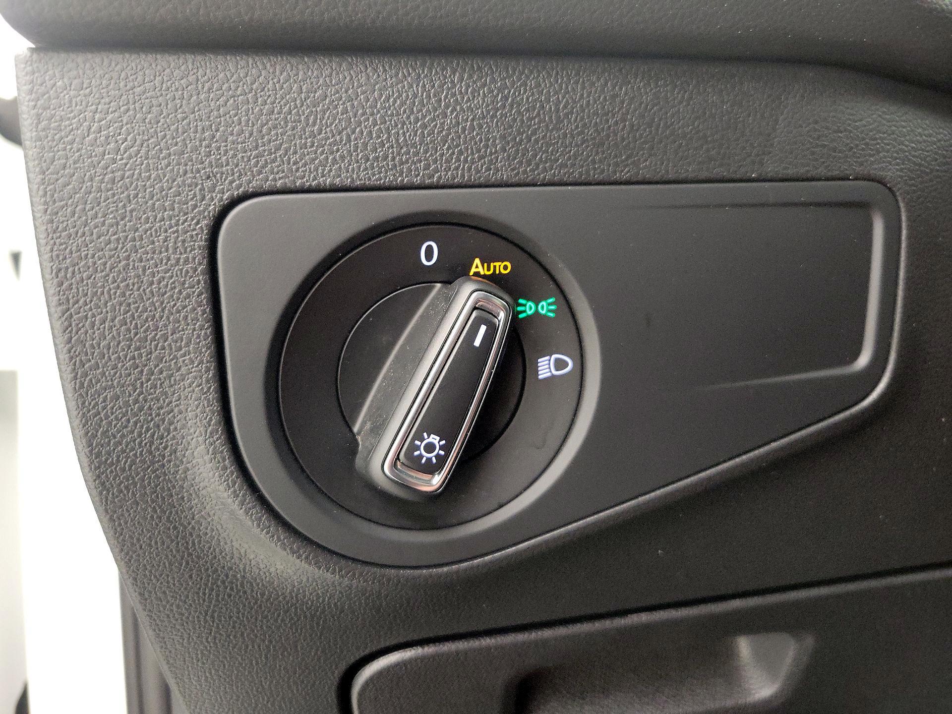 Thumbnail: 2023 Volkswagen Tiguan - 13